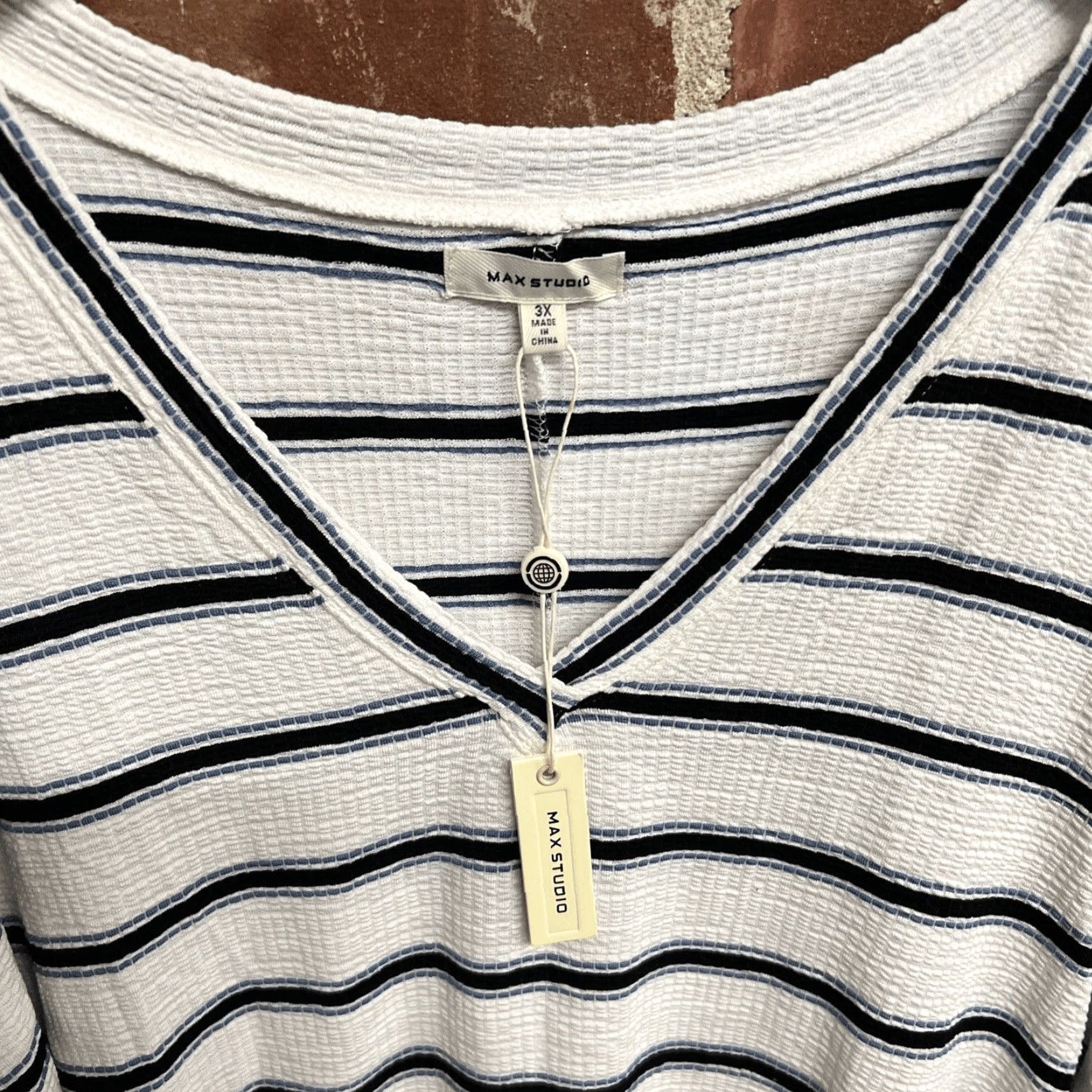Vintage VINTAGE: No placement; Max Studio Womens Blouse 3X White Geometric Pullover NWT 3/4 Sleeve Round Neck Casual Everyday Modern Basic Women’s Top Size XXL / US 16-18 / IT 52-54 - 2 Thumbnail