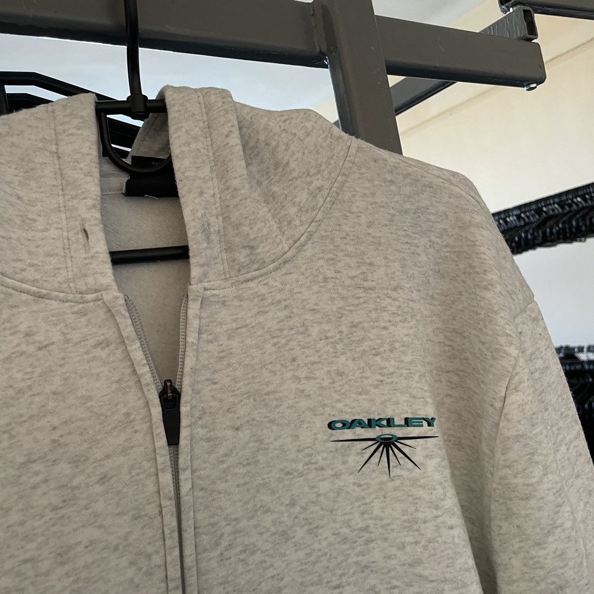 Japanese Brand × Oakley × Vintage Vintage grey White Oakley zip up hoodie avantgarde surf Size US L / EU 52-54 / 3 - 2 Thumbnail