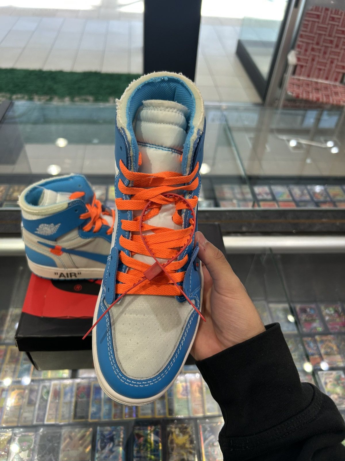 Jordan Brand × Off-White Jordan 1 Off-white UNC Size US 7.5 / EU 40-41 - 3 Thumbnail