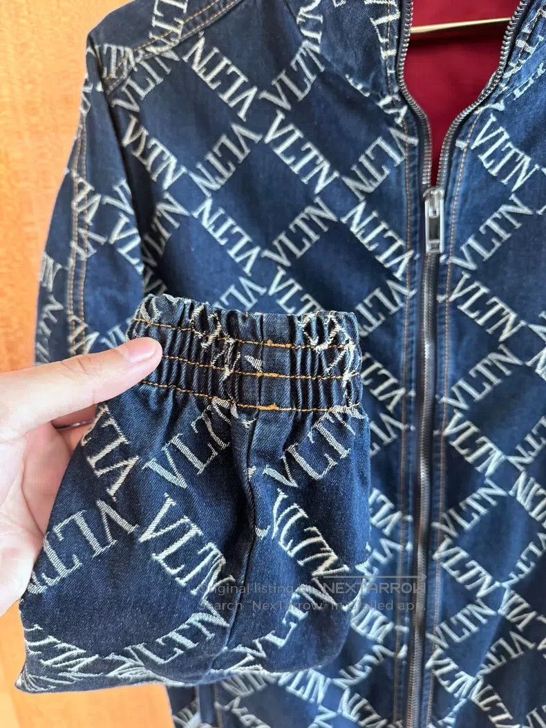 Valentino Valentino Embossed denim jacket Size M / US 6-8 / IT 42-44 - 3 Thumbnail