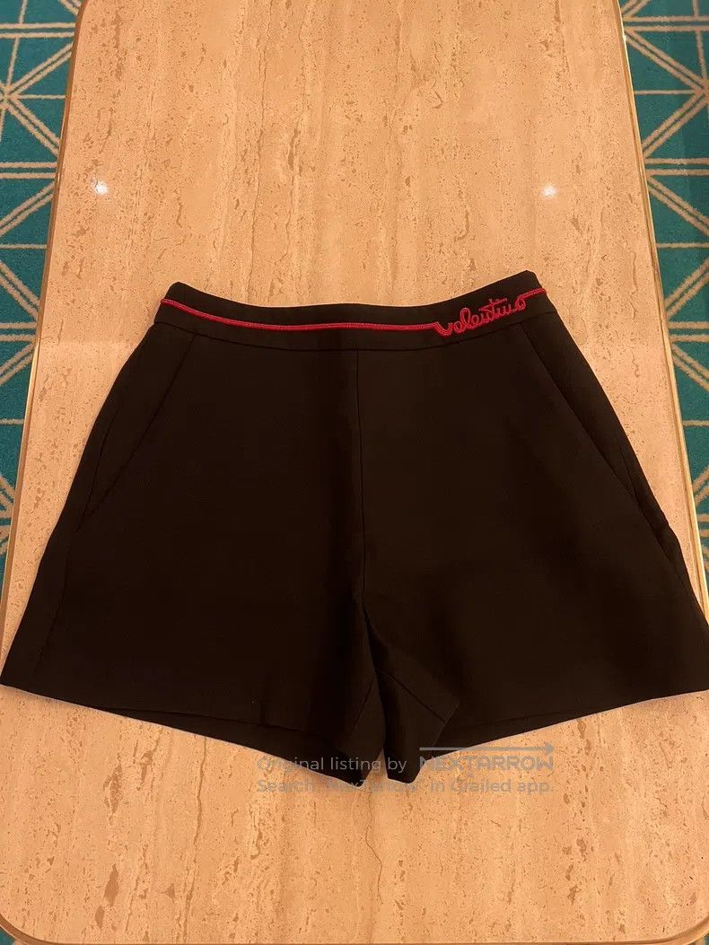 Valentino Valentino Black high-waisted shorts Size 26" / US 2 / IT 38 - 1 Thumbnail