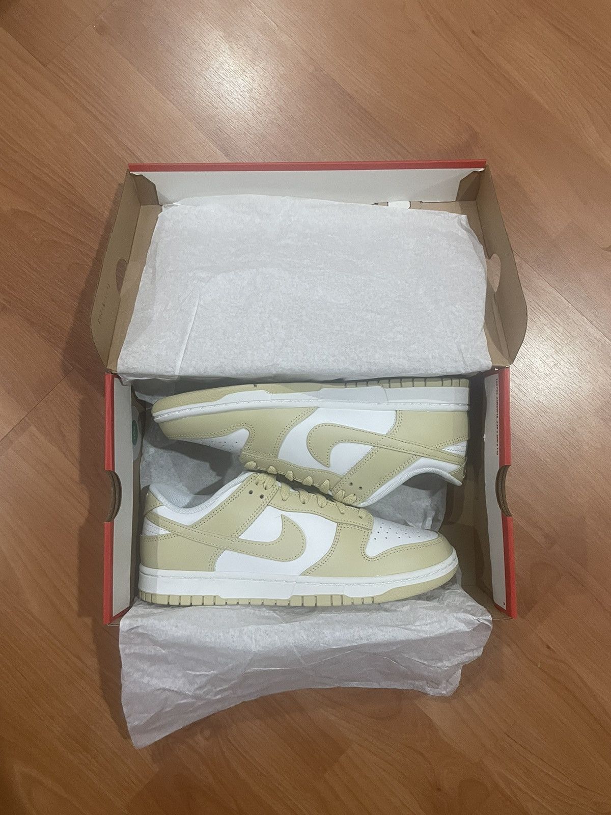 Nike NIKE DUNK LOW RETRO Size US 8.5 / EU 41-42 - 1 Thumbnail