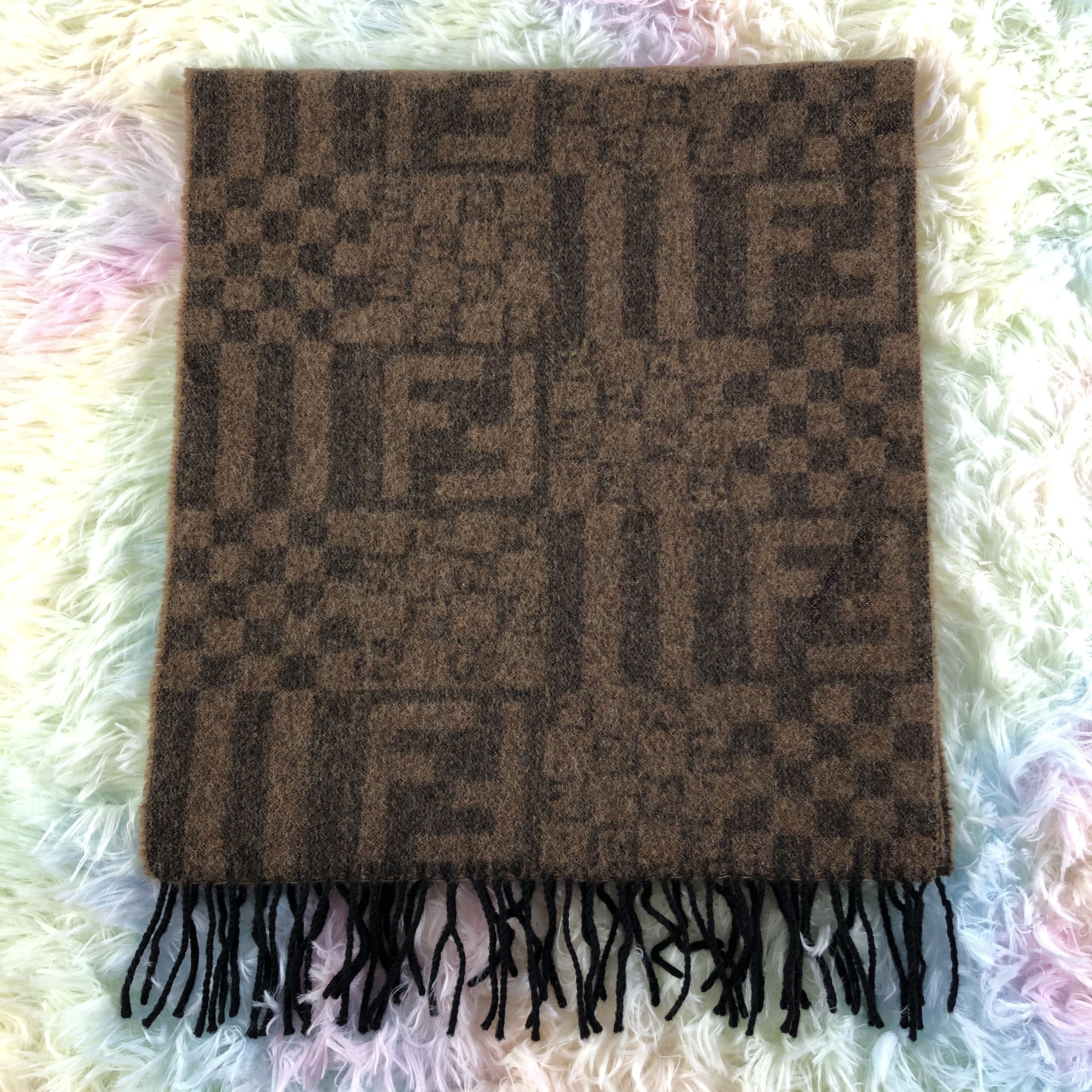 Vintage Fendi Scarf / Muffler / Neckwear - KM46 Size ONE SIZE - 2 Thumbnail