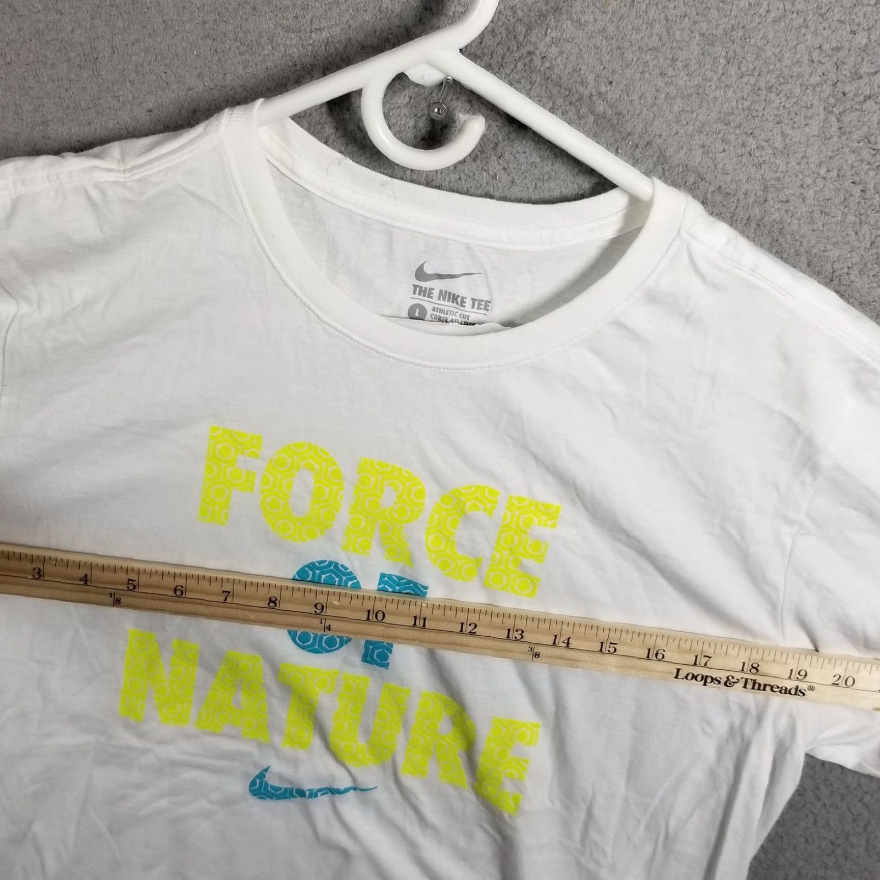 Nike Nike Dri-FIT Shirt Mens Large White Athletic Crewneck Short Sleeve 100% Polyester Logo Lightweight Breathable Moisture Wicking Athletic Nike Dri-FIT Size US L / EU 52-54 / 3 - 6 Thumbnail