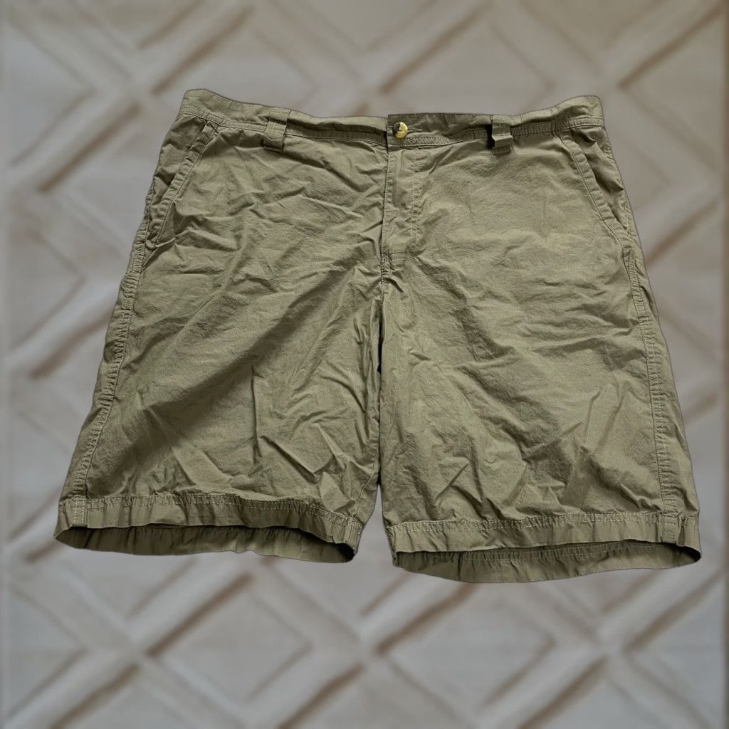Vintage Columbia Shorts Mens 40x9.5 Army Green Flat Front Cotton Bermuda Outdoor Chino Regular 40 in Green casual, travel, workwear Mens Size US 40 / EU 56 - 1 Thumbnail
