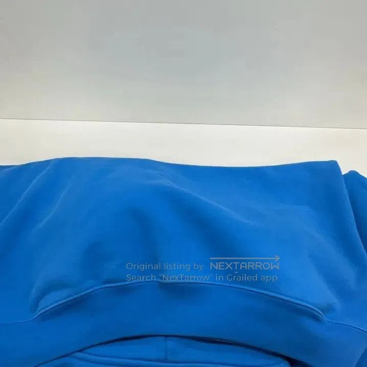 Balenciaga Balenciaga Logo Hooded Sweatshirt in Blue. Size US M / EU 48-50 / 2 - 9 Thumbnail