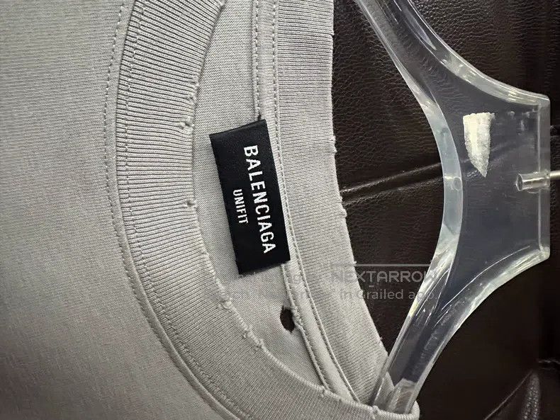 Balenciaga Balenciaga Blurry Letter Hole Short Sleeve T-Shirt Size US S / EU 44-46 / 1 - 3 Thumbnail