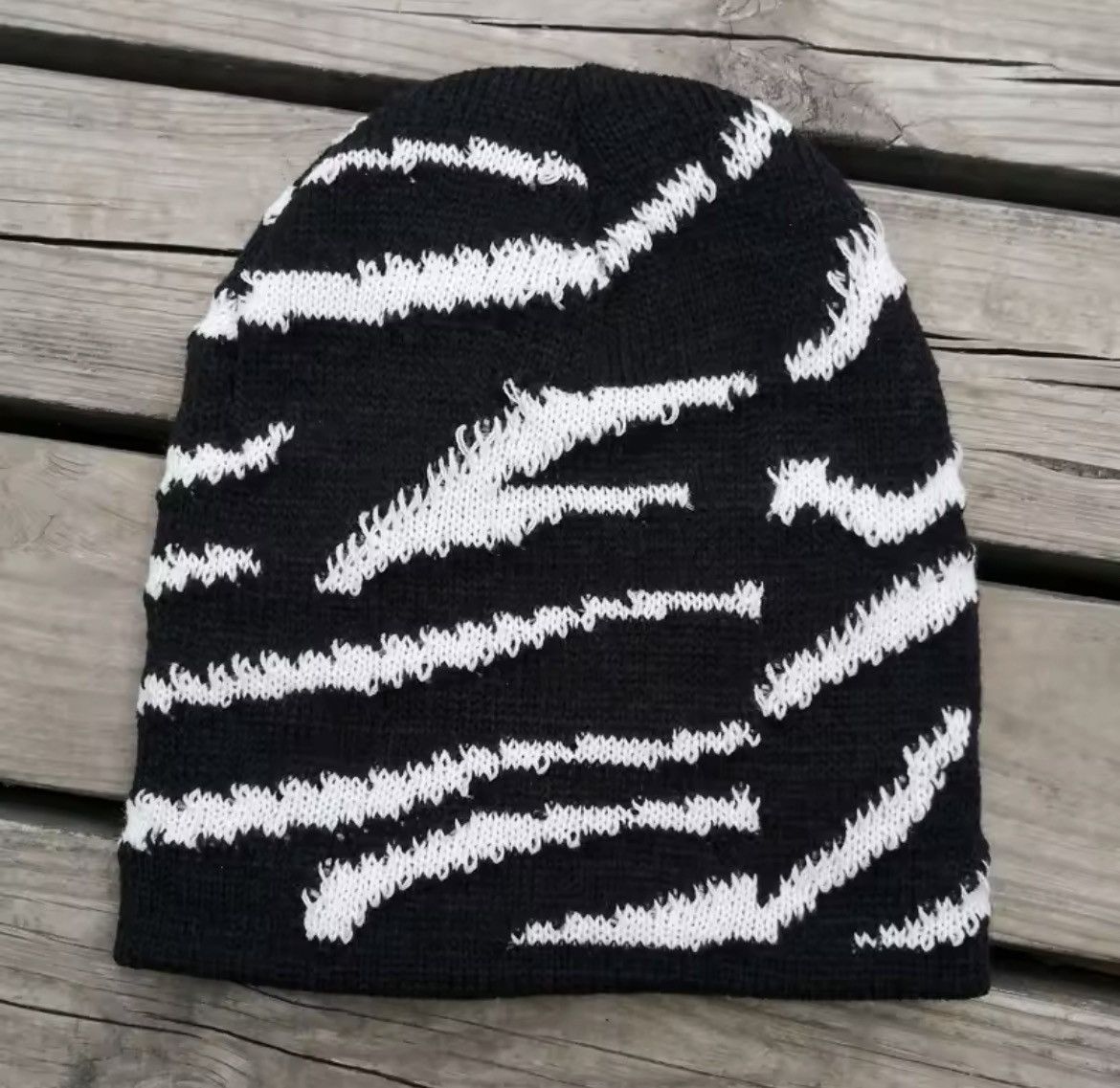 Japanese Brand × Vintage Knitted Zebra Pattern Beanie Size ONE SIZE - 1 Thumbnail