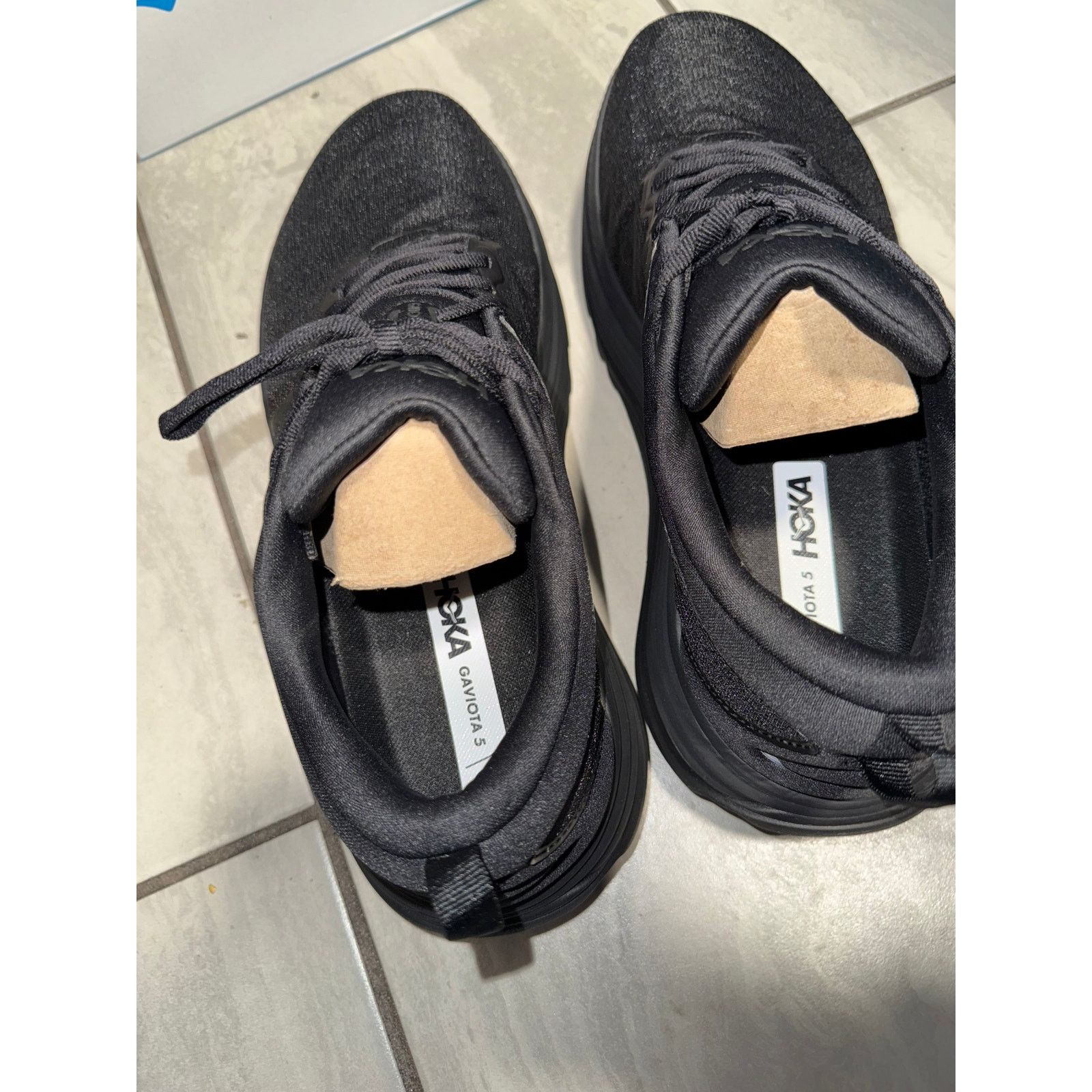 Hoka Hoka Gaviota 5 2E Wide Triple Black 7M/ 8.5W Size US 7 / EU 40 - 2 Thumbnail