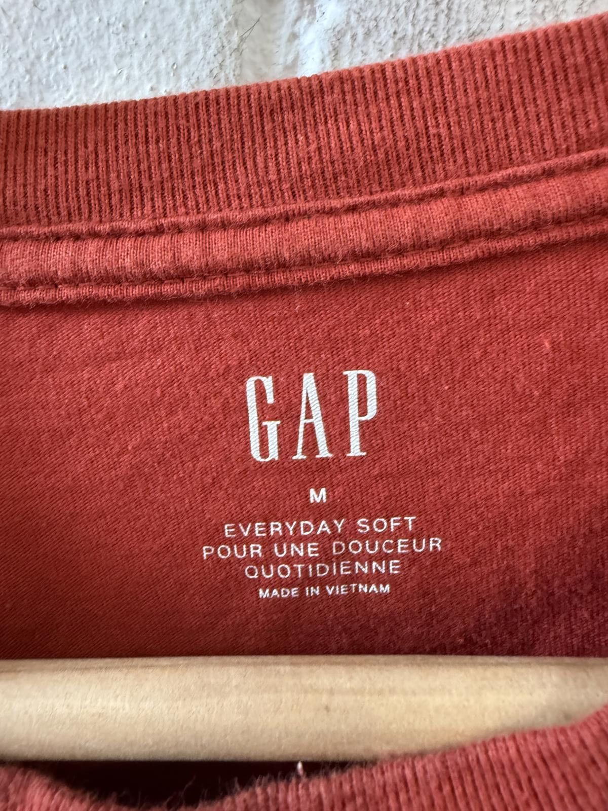 Gap GAP Everyday Soft Men's T-Shirt Medium Red Size US M / EU 48-50 / 2 - 3 Thumbnail