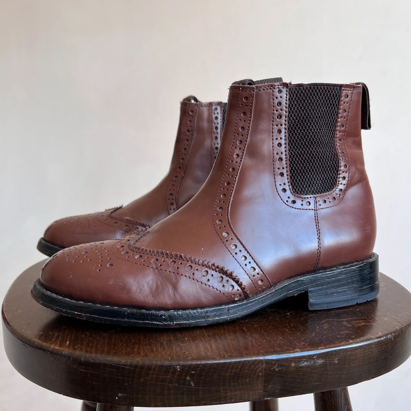 Vintage Samuel Windsor Real Leather Chelsea Brogue Boots Size US 7.5 / EU 40-41 - 2 Thumbnail