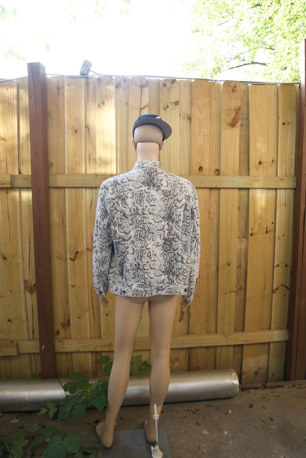 Levi's × Supreme BRAND NEW Supreme x Levi’s Snake Print Denim Jacket Size XL Size US XL / EU 56 / 4 - 6 Thumbnail