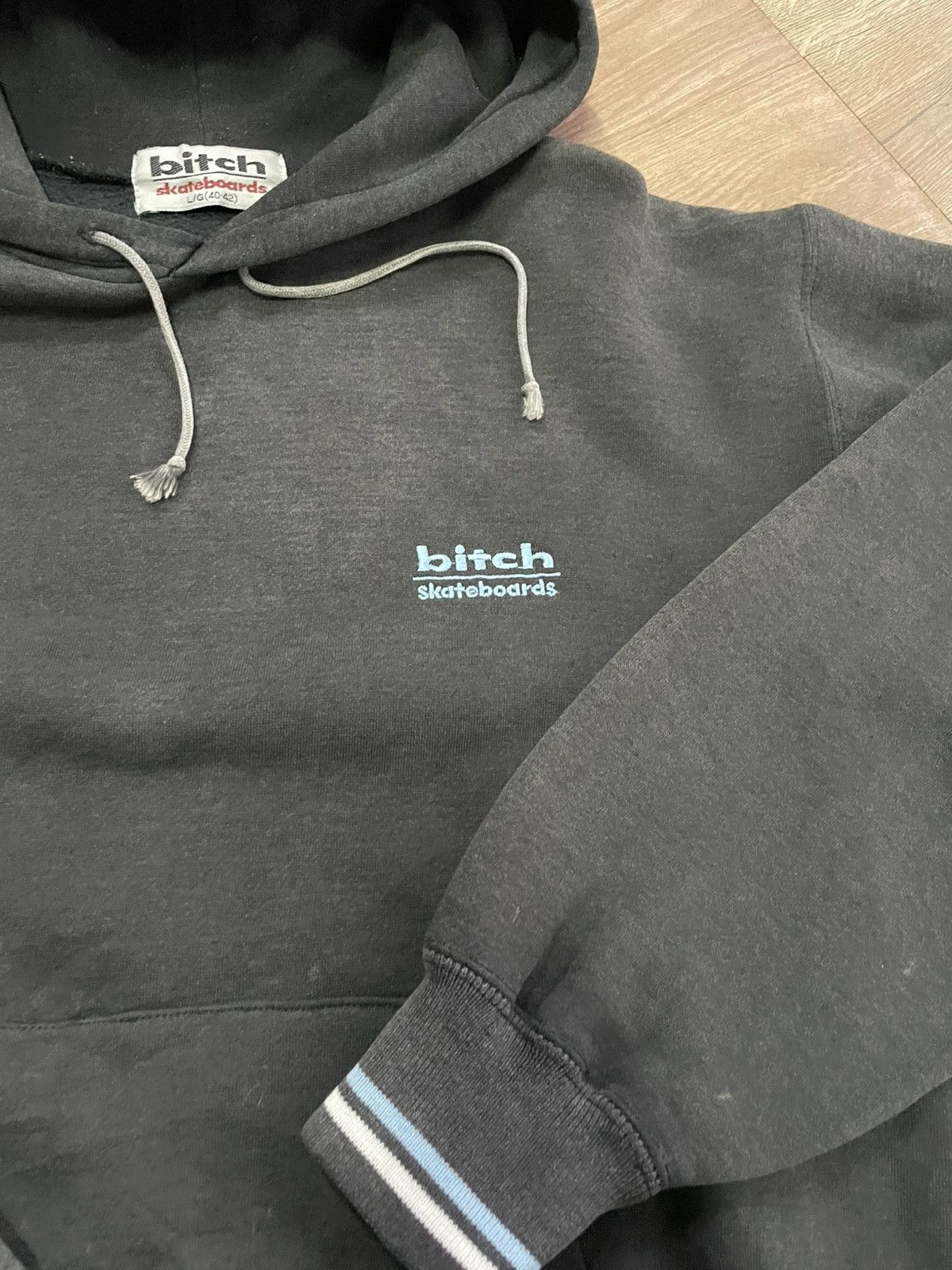 Vintage Vintage bitch skateboards hoodie Size US L / EU 52-54 / 3 - 4 Thumbnail