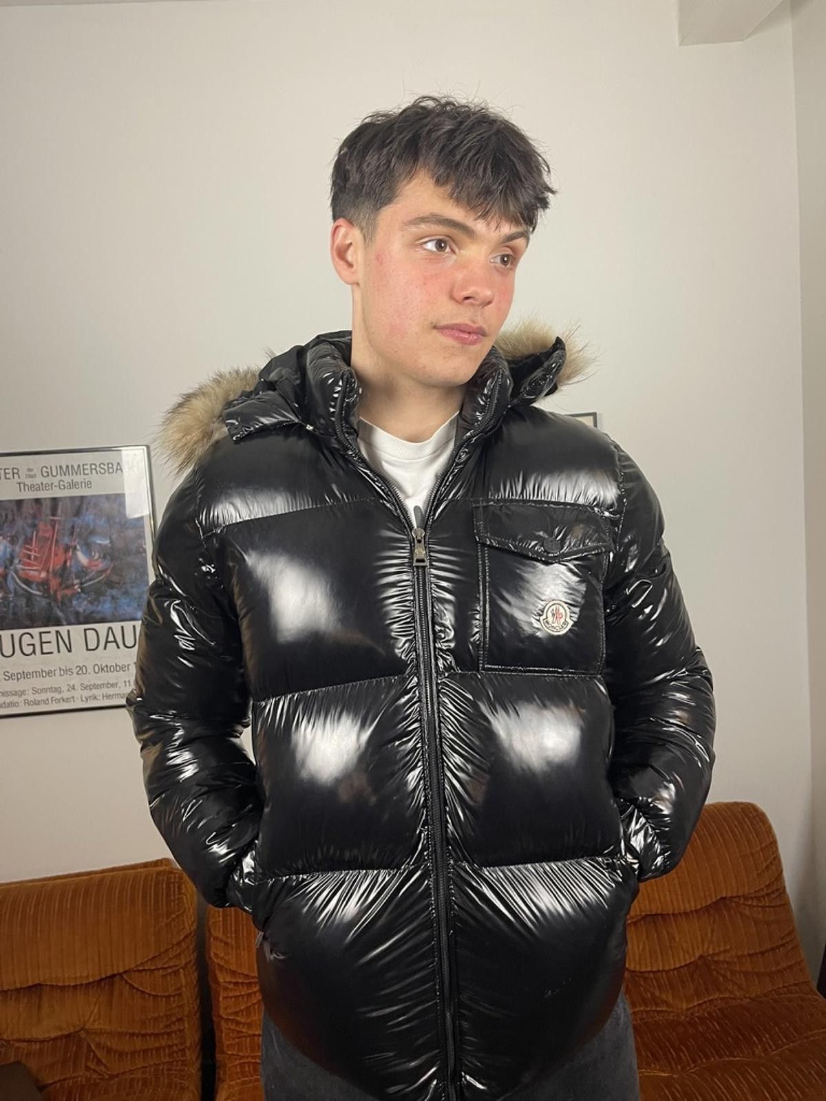 Moncler Moncler - Black Shiny Puffer Jacket with Fur Hood Size US M / EU 48-50 / 2 - 2 Thumbnail