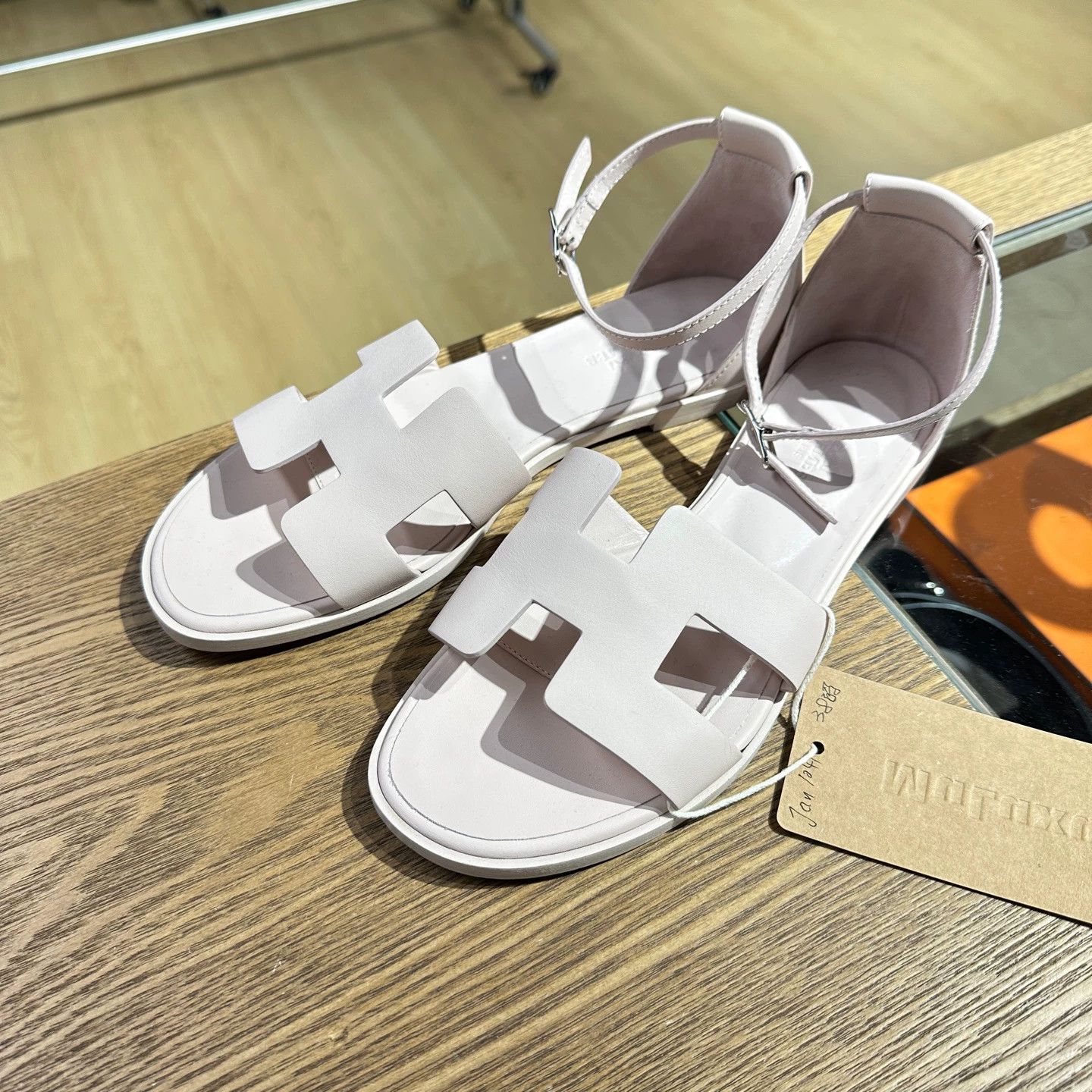 Hermes Hermes Santorini sandals Jan1041 EUR 38 Size US 8 / IT 38 - 1 Thumbnail