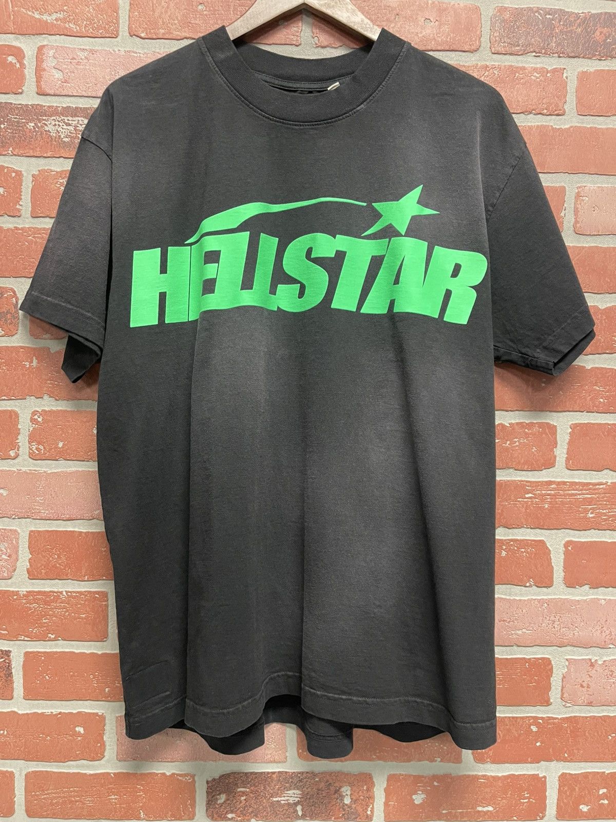 HELLSTAR Size M - Hellstar Classic Print Tee Green Logo Size US M / EU 48-50 / 2 - 1 Thumbnail