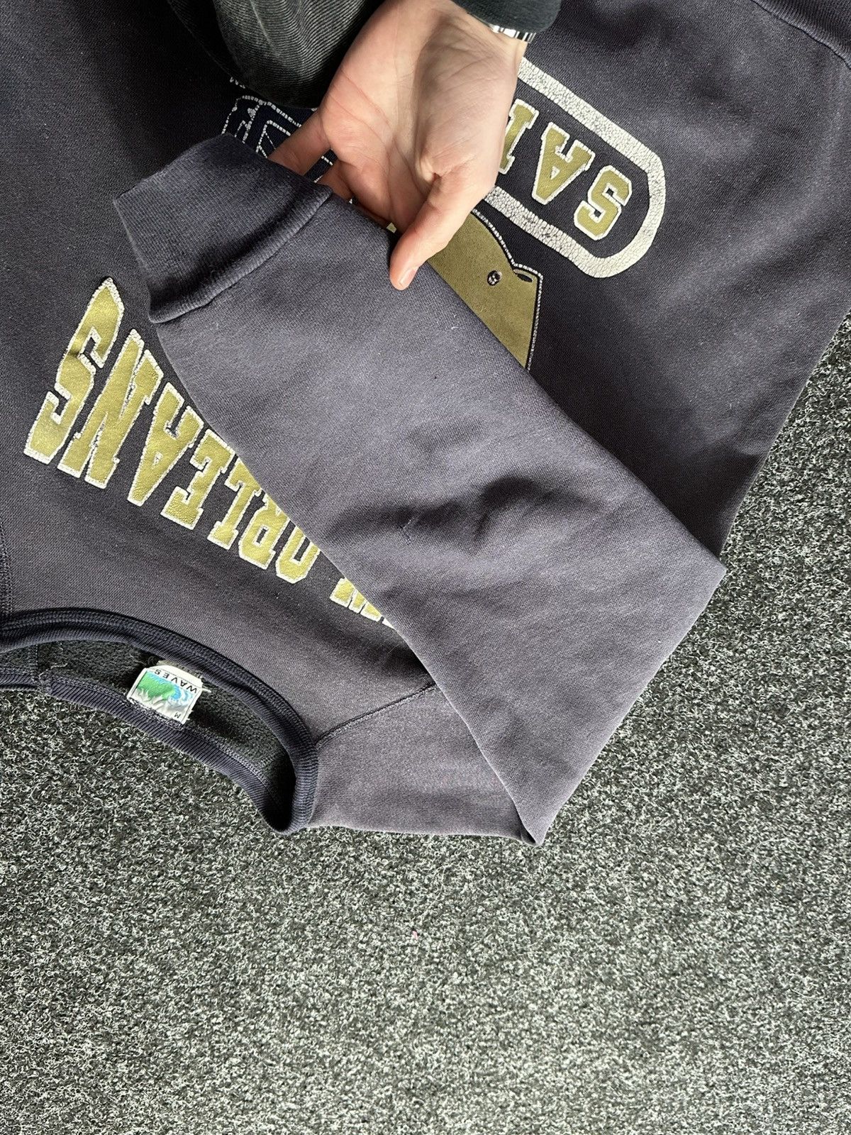 NFL × Vintage 🚨Vintage New Orleans Saints RARE BOXY SWEATSHIRT BIG LOGO Size US M / EU 48-50 / 2 - 7 Thumbnail