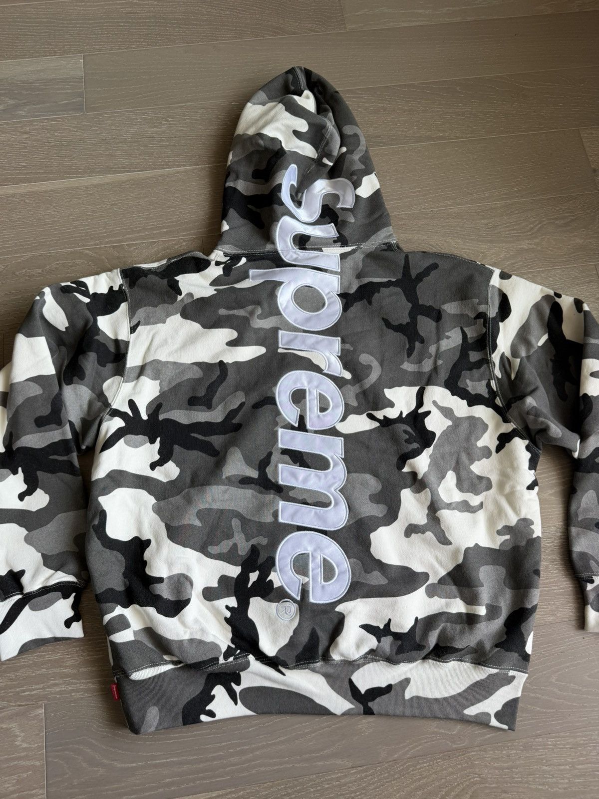 Supreme MEDIUM Supreme Snow Camo Satin Applique Hooded Sweatshirt Size US M / EU 48-50 / 2 - 1 Thumbnail