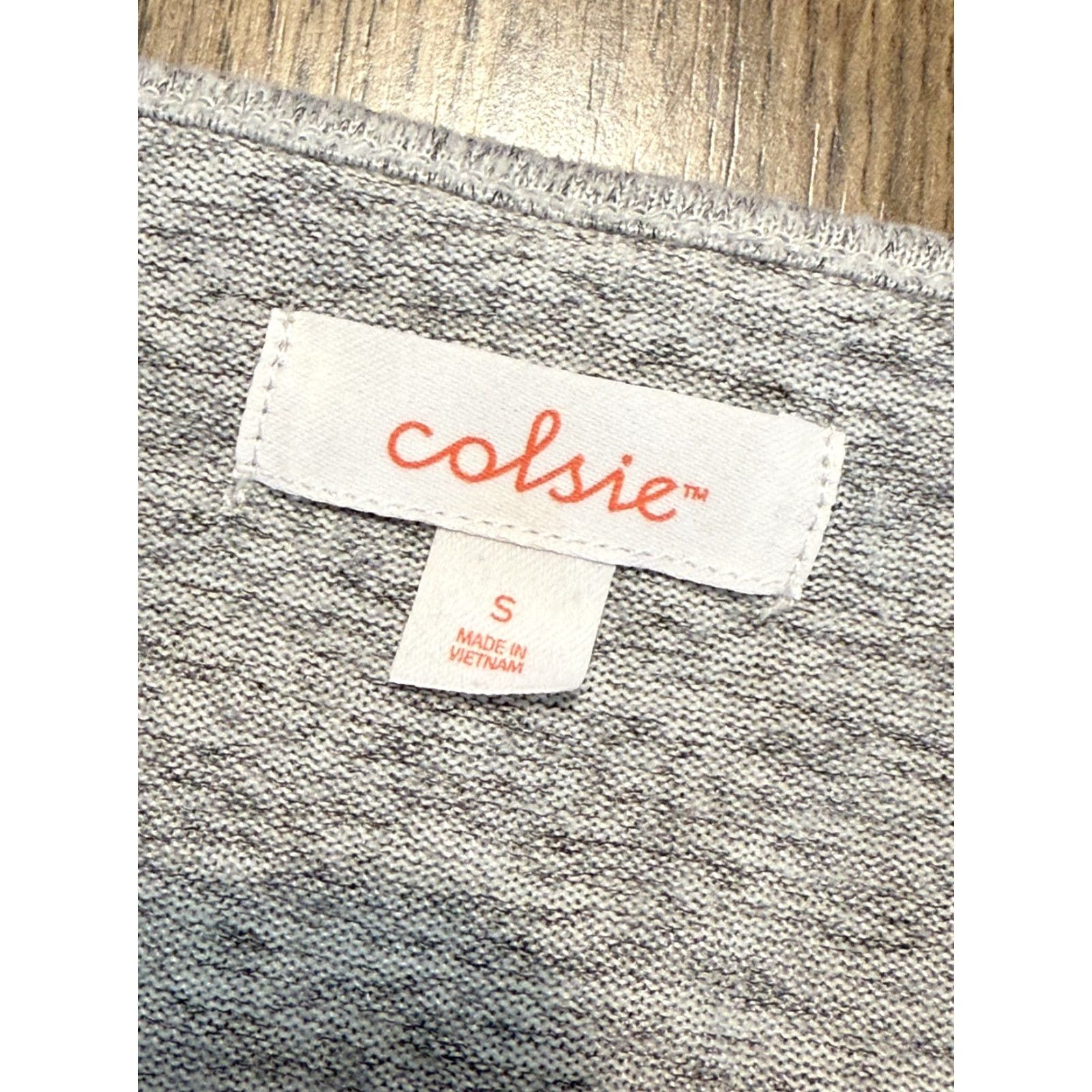 Vintage Colsie Shirt Womens Small Gray Long Sleeve Crop To Scoop Neck T-Shirt Casual Cropped Modern Fall Spring Summer Vintage: No Size S / US 4 / IT 40 - 6 Thumbnail
