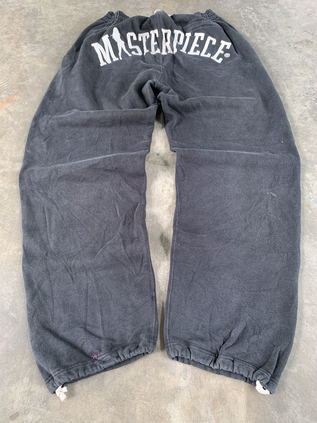 MasterPiece 2000s y2k Masterpiece baggy heavy sweatpants Size US 32 / EU 48 - 1 Thumbnail