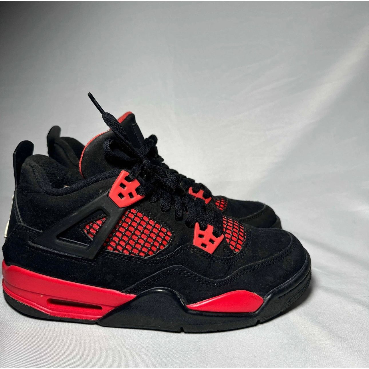 Jordan Brand × Nike Size 5.5 Nike Air Jordan 4 Retro GS Red Thunder Men's Shoes Size US 5.5 / EU 38 - 1 Thumbnail