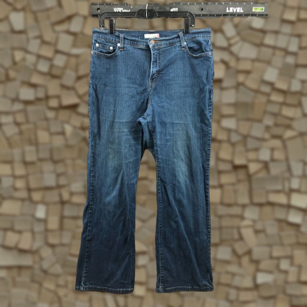 Levi's Levi's 512 Perfectly Slimming Bootcut Jeans Size 16 Womens Medium Wash Blue Regular Type Jeans Mens? No, Womens Size 38" / US 16 / IT 52 - 1 Thumbnail