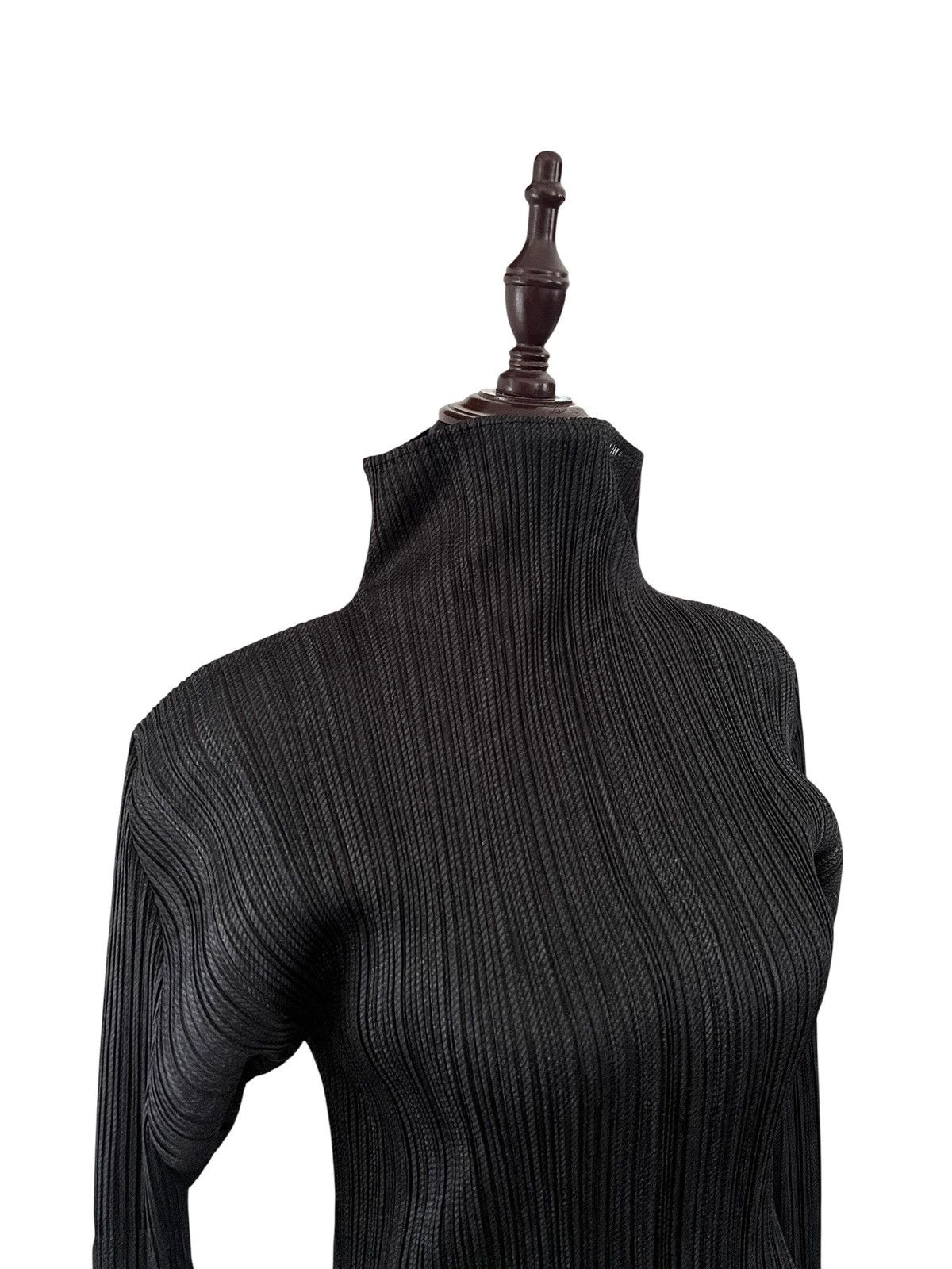 Pleats Please Issey Miyake Vintage Issey Miyake Pleats Please High Neck Pleated Tops Size M / US 6-8 / IT 42-44 - 12 Thumbnail
