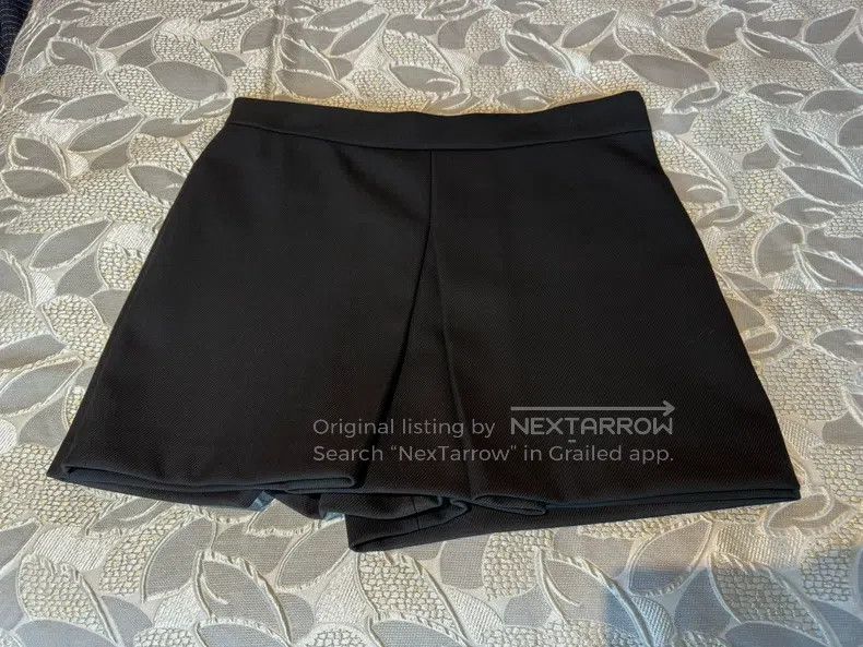 Valentino Valentino Classic wool shorts Size 27" / US 4 / IT 40 - 1 Thumbnail