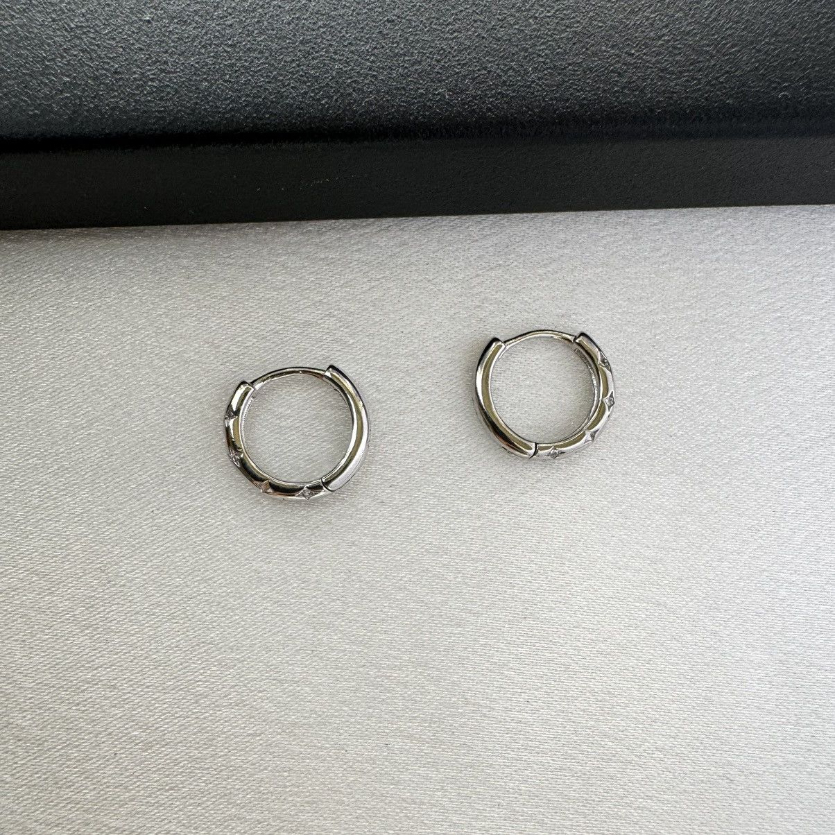 Designer 13mm Star Small Silver Hoop Earrings for Women Men Size ONE SIZE - 2 Thumbnail