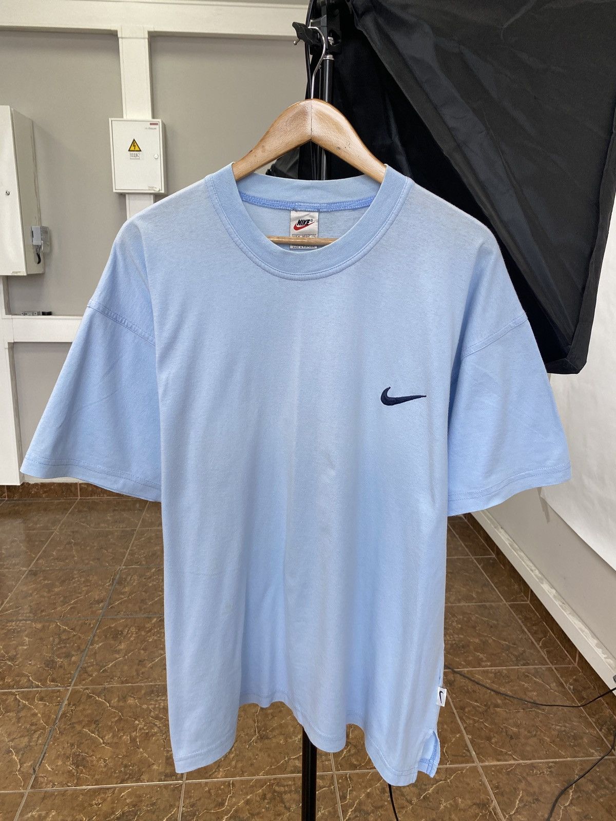 Nike 🇺🇸 Vintage 90s Nike T-Shirt Rare Retro Y2K Size US L / EU 52-54 / 3 - 1 Thumbnail