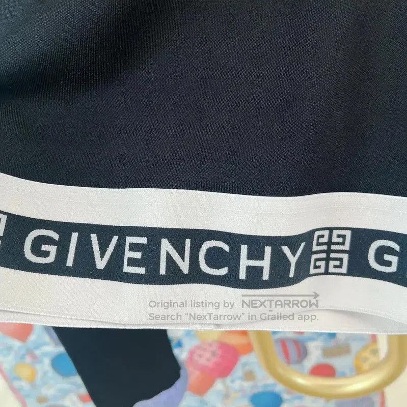Givenchy Givenchy Black Long Sleeve Cropped Sweatshirt . Size M / US 6-8 / IT 42-44 - 4 Thumbnail