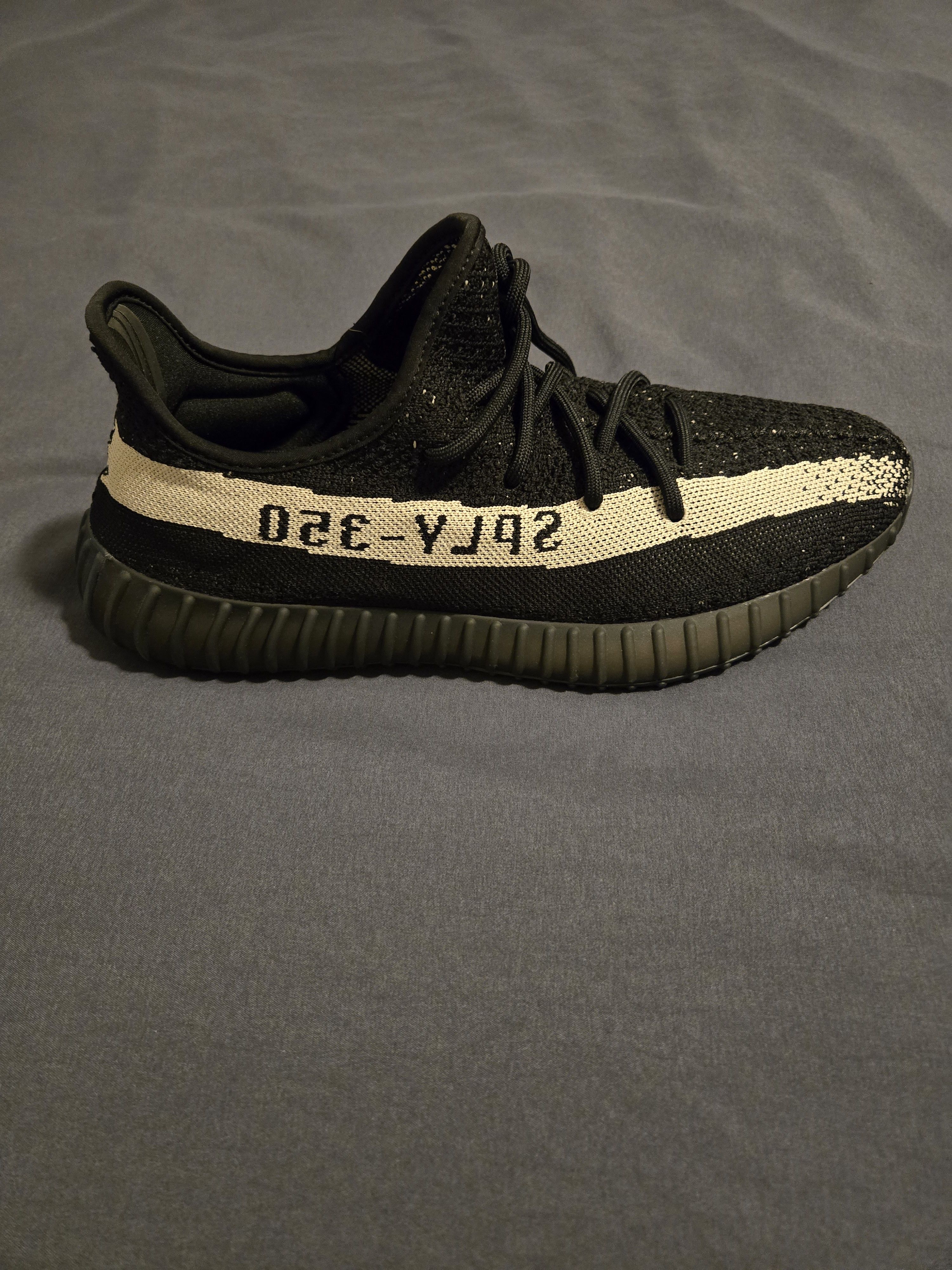 Adidas Yeezy Boost 350 v2 Black/White Size US 10.5 / EU 43-44 - 7 Thumbnail