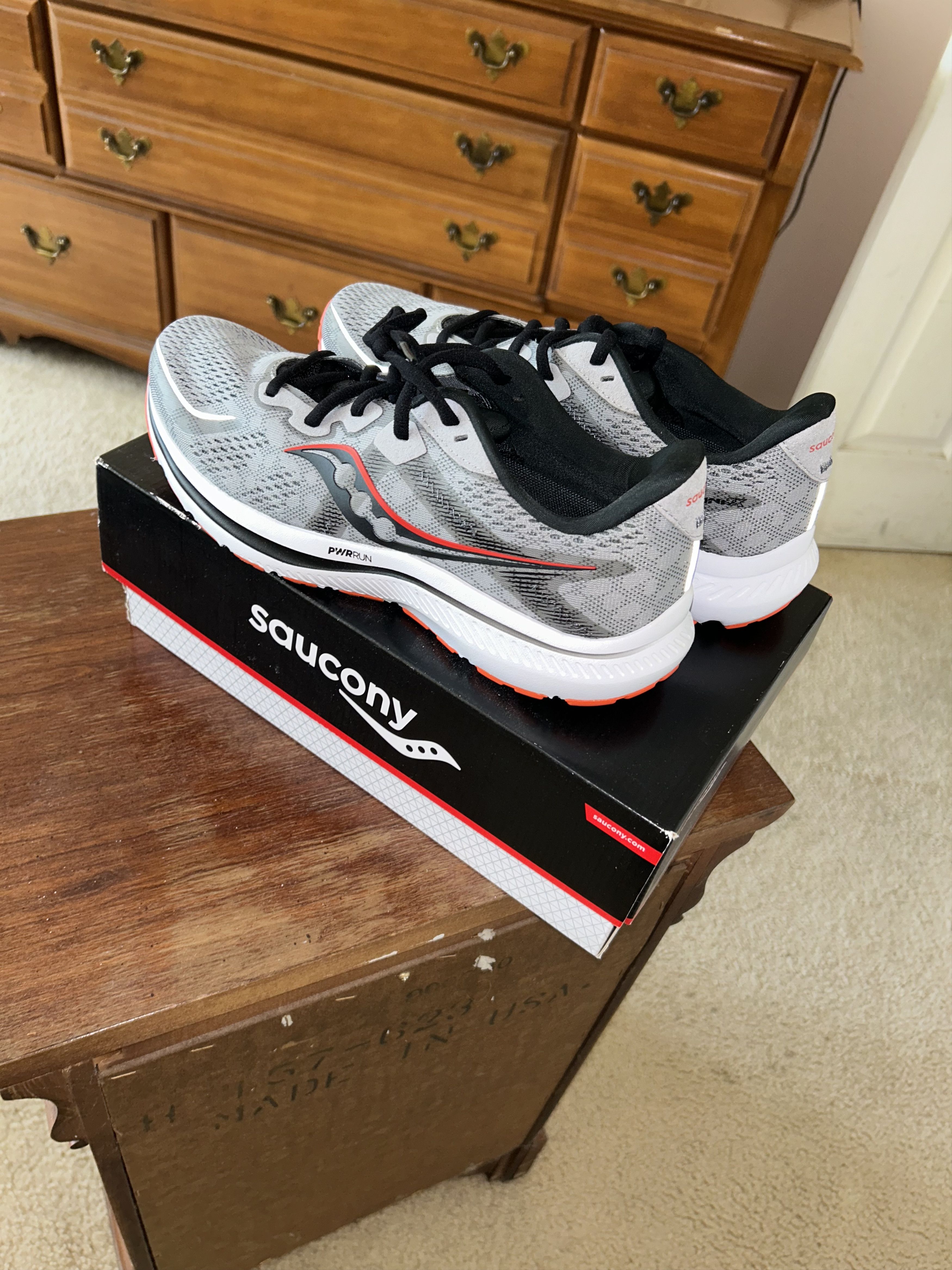 Saucony Saucony Omni 20 Size US 9.5 / EU 42-43 - 1 Thumbnail