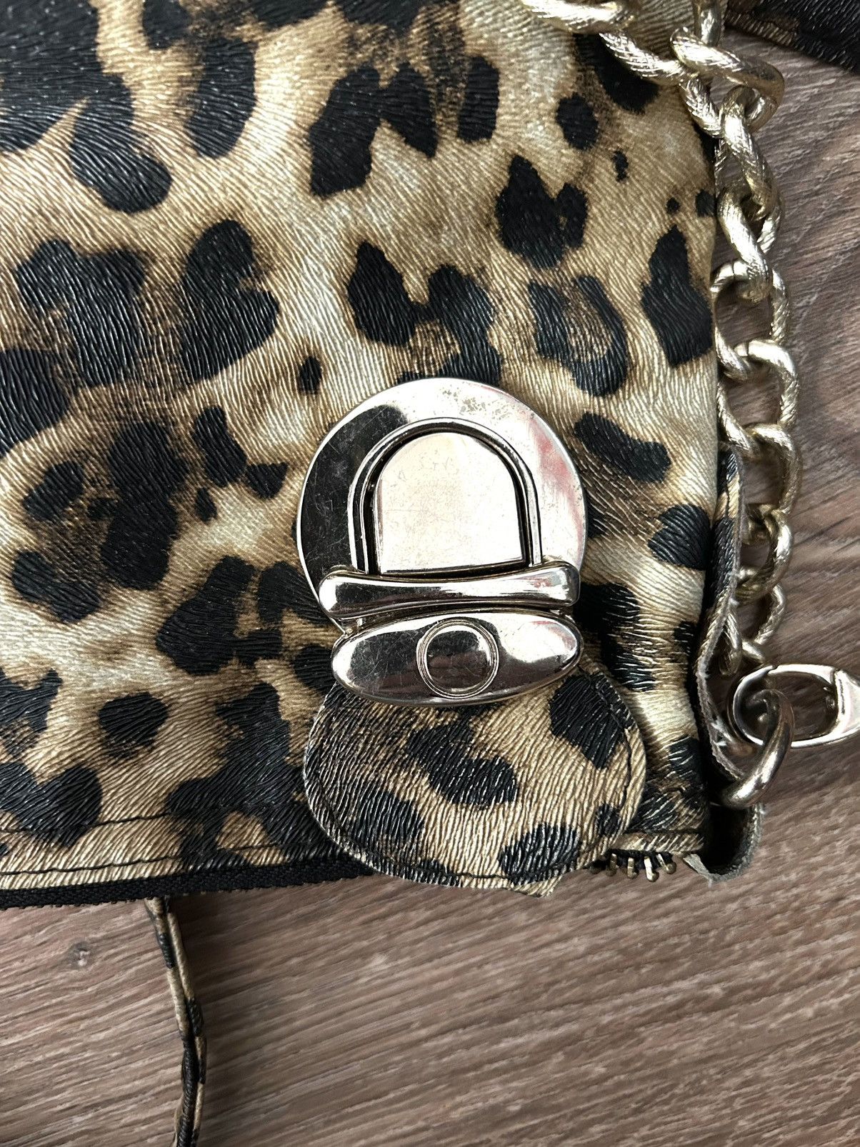 Other Vintage Leopard Print Clutch with Gold Chain Strap Size ONE SIZE - 2 Thumbnail