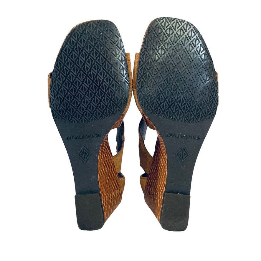 Donald Pliner NWOT Donald Pliner Panya Suede Saddle Brown Embossed Sandals Size US 6.5 / IT 36.5 - 6 Thumbnail