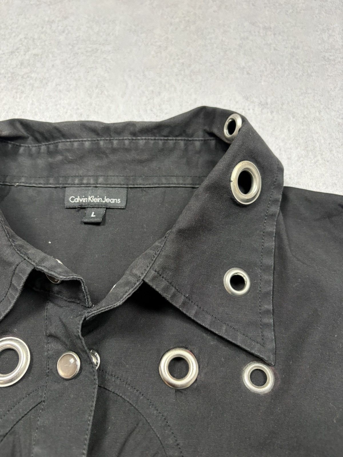Calvin Klein Calvin Klein Jeans 00s Archival Eyelet Grommet Shirt Y2K VTG Size L / US 10 / IT 46 - 15 Thumbnail