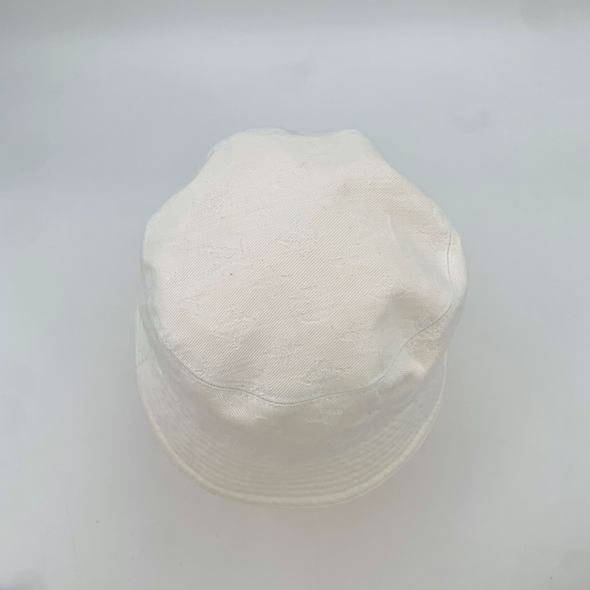 Louis Vuitton Louis Vuitton Reversible Bucket Hat White/Yellow Cotton Bran Size ONE SIZE - 5 Thumbnail