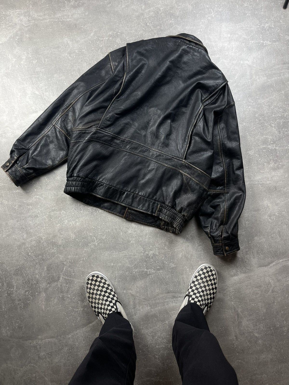 Vintage Vintage Leather A2 Flight Zip Avant Garde USA Bomber Jacket Size US XL / EU 56 / 4 - 7 Thumbnail