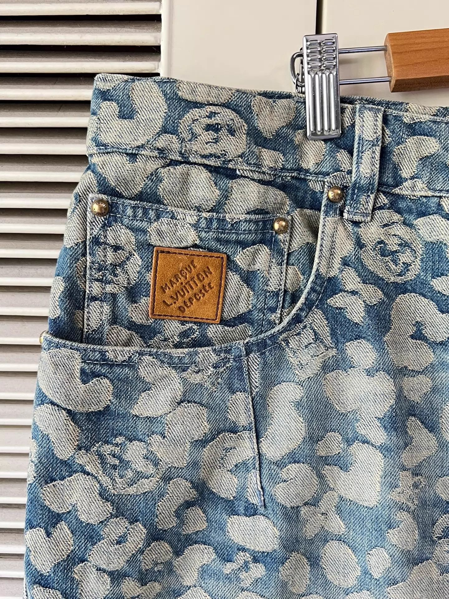 Louis Vuitton LV Classic Monogram Jeans 38 (Near Mint) Size 27" / US 4 / IT 40 - 5 Thumbnail