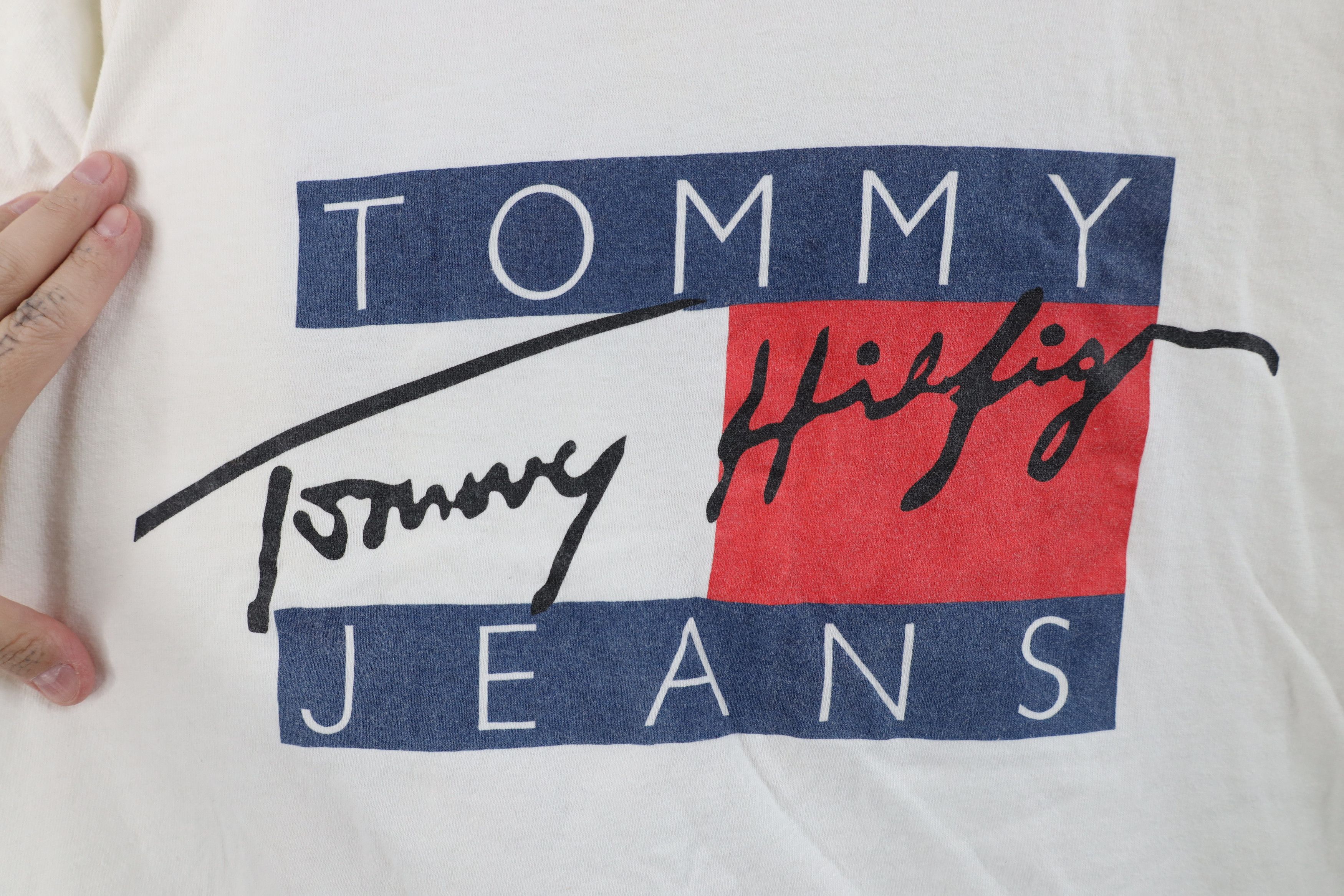 Tommy Hilfiger Vintage 90s Tommy Hilfiger Spell Out Big Logo T-Shirt USA Size US L / EU 52-54 / 3 - 4 Thumbnail
