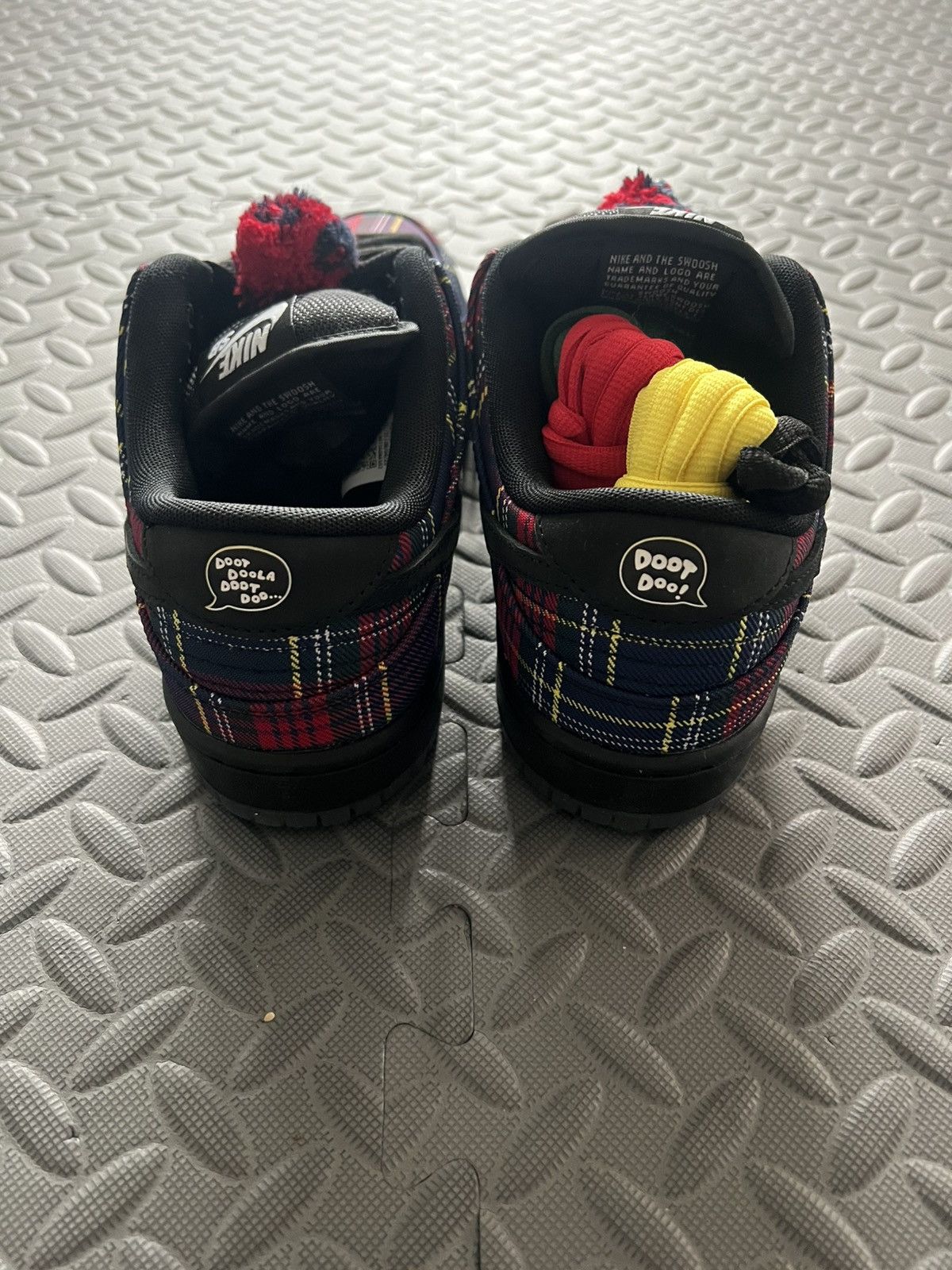 Nike SB NARDWUAR NIKE SB DUNK LOW 8.5 Size US 8.5 / EU 41-42 - 4 Thumbnail