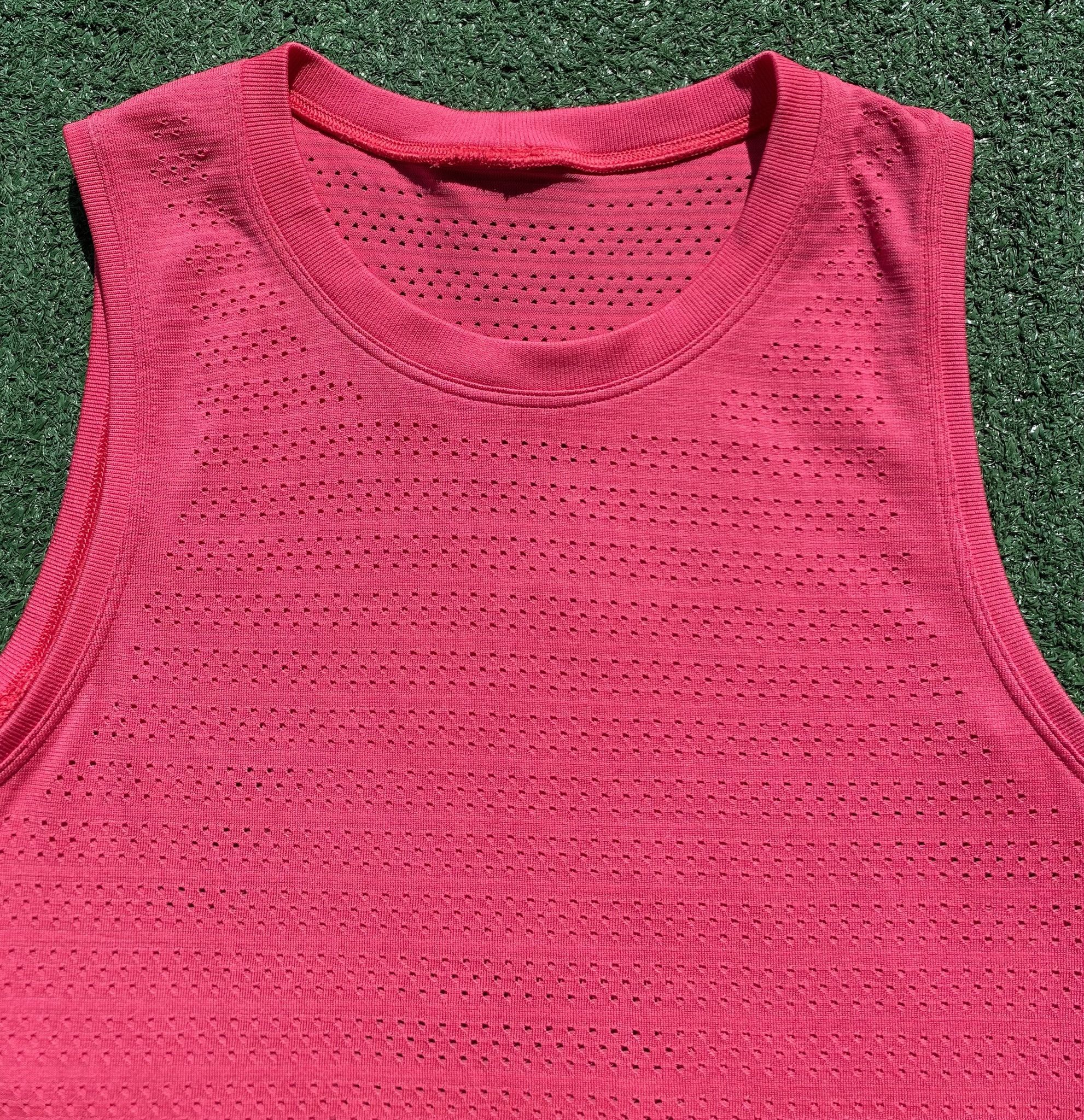 Lululemon Lululemon Glossy Breeze By Pink Perforated Muscle Tank Top 6 Size M / US 6-8 / IT 42-44 - 2 Thumbnail