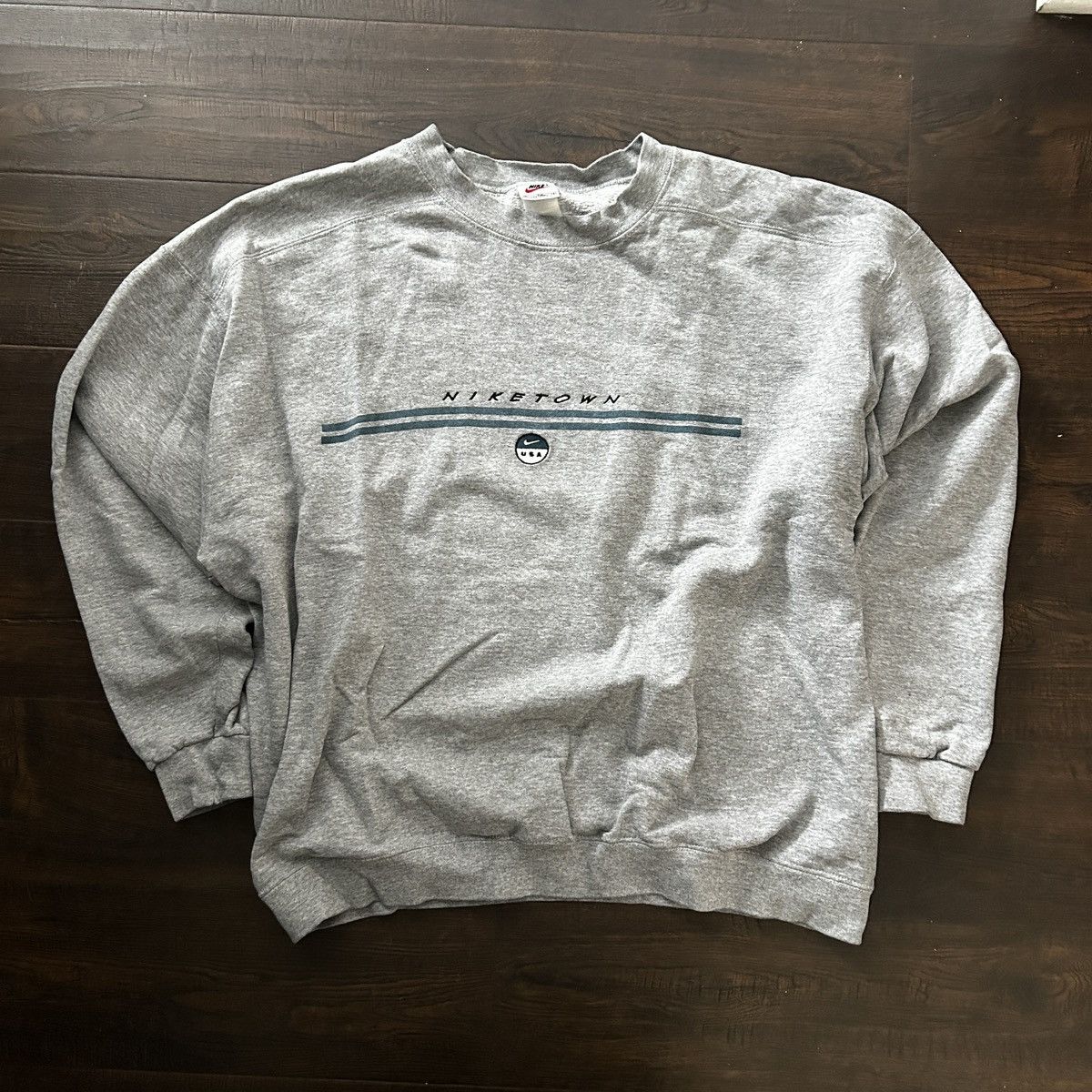 Nike Vintage Niketown Crewneck Sweater Size US XL / EU 56 / 4 - 1 Thumbnail