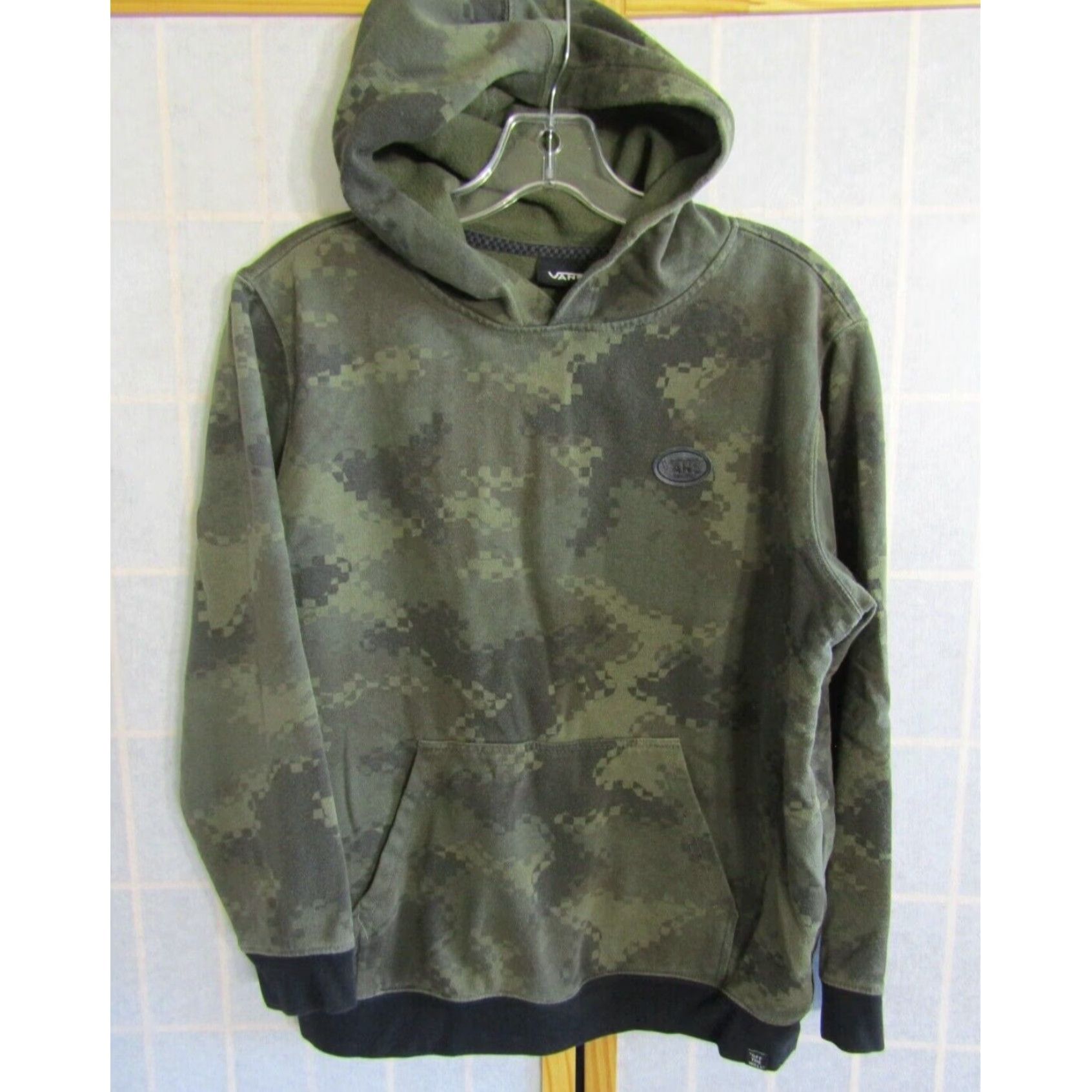 Vans Camo Cotton Blend Youth Unisex Long Sleeve Hoodie Featuring Vans Off The Wall Logo Size L Grailed