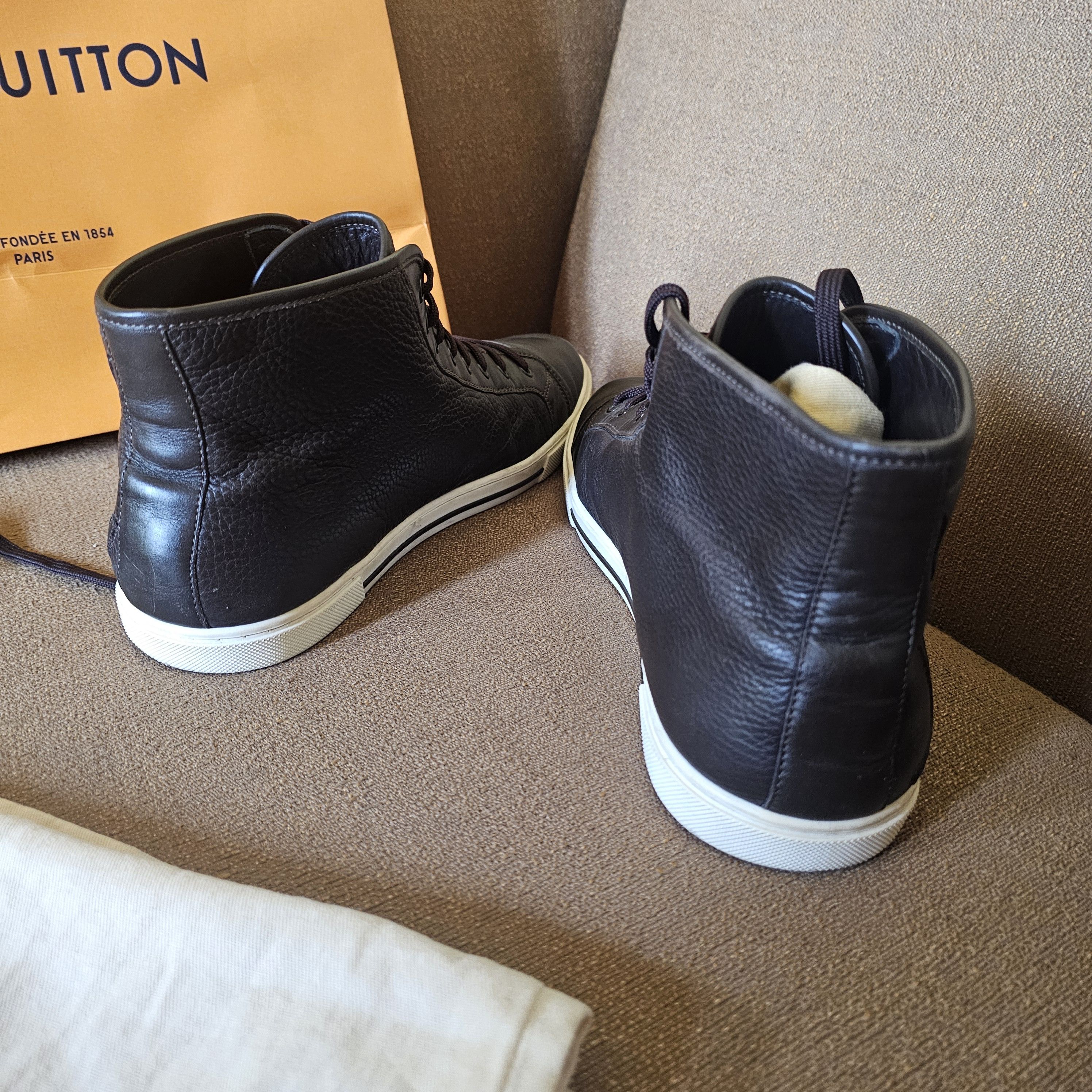 Louis Vuitton Louis Vuitton High Top Leather Brown Sneakers LV Sz 9, US 10 Size US 10 / EU 43 - 9 Thumbnail
