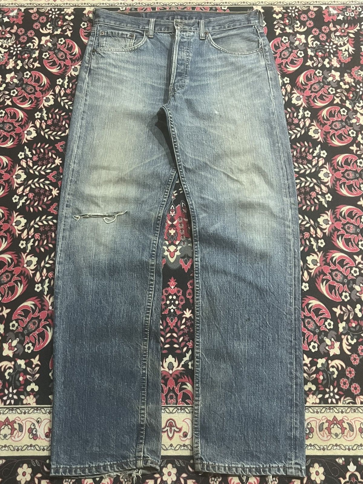 Levi's Vintage Y2K Levi’s 501 Blue Faded Distressed Classic Jeans Size US 32 / EU 48 - 1 Thumbnail