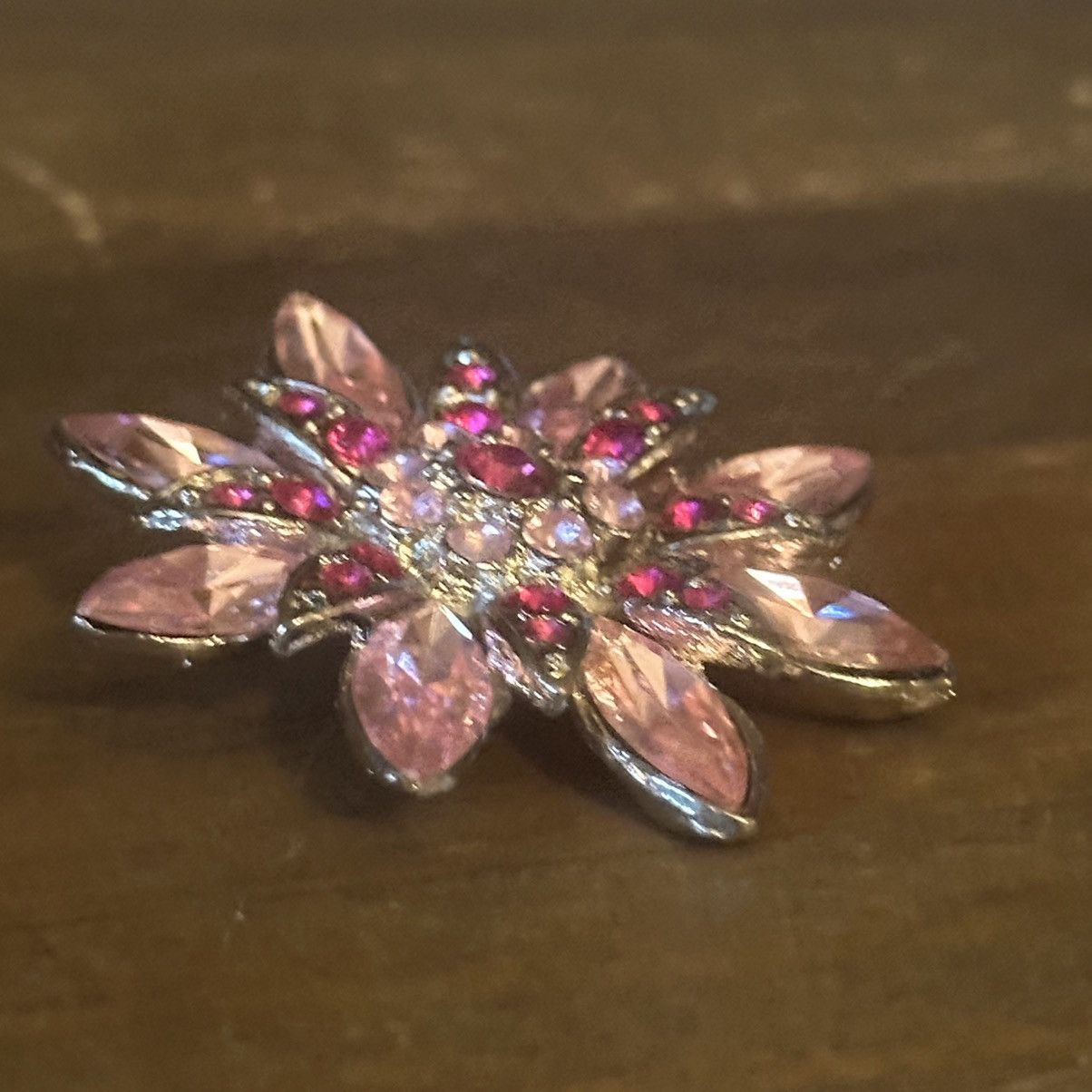 Vintage Vintage silver tone pink rhinestone flower brooch Size ONE SIZE - 2 Thumbnail