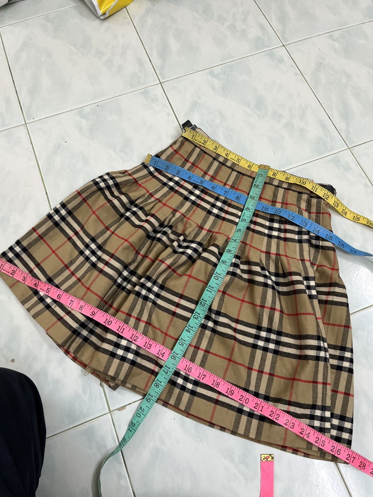 Burberry 🔥🔥🔥STEALS VTG BURBERRYS NOVA CHECK WOOL SKIRTS Size 25" / US 0 / IT 36 - 20 Thumbnail