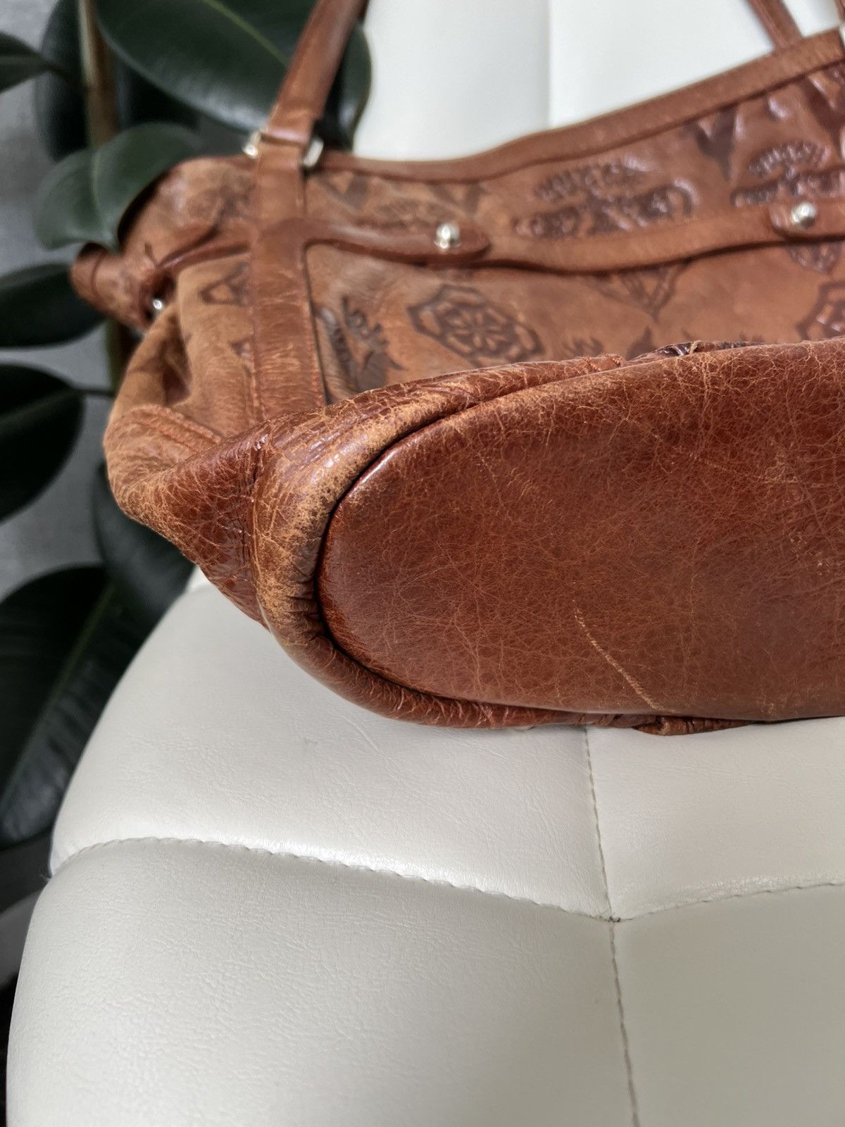 Gucci × Vintage Vintage Gucci Jockey Brown Embossed Leather Horsebit Bag Size ONE SIZE - 13 Thumbnail