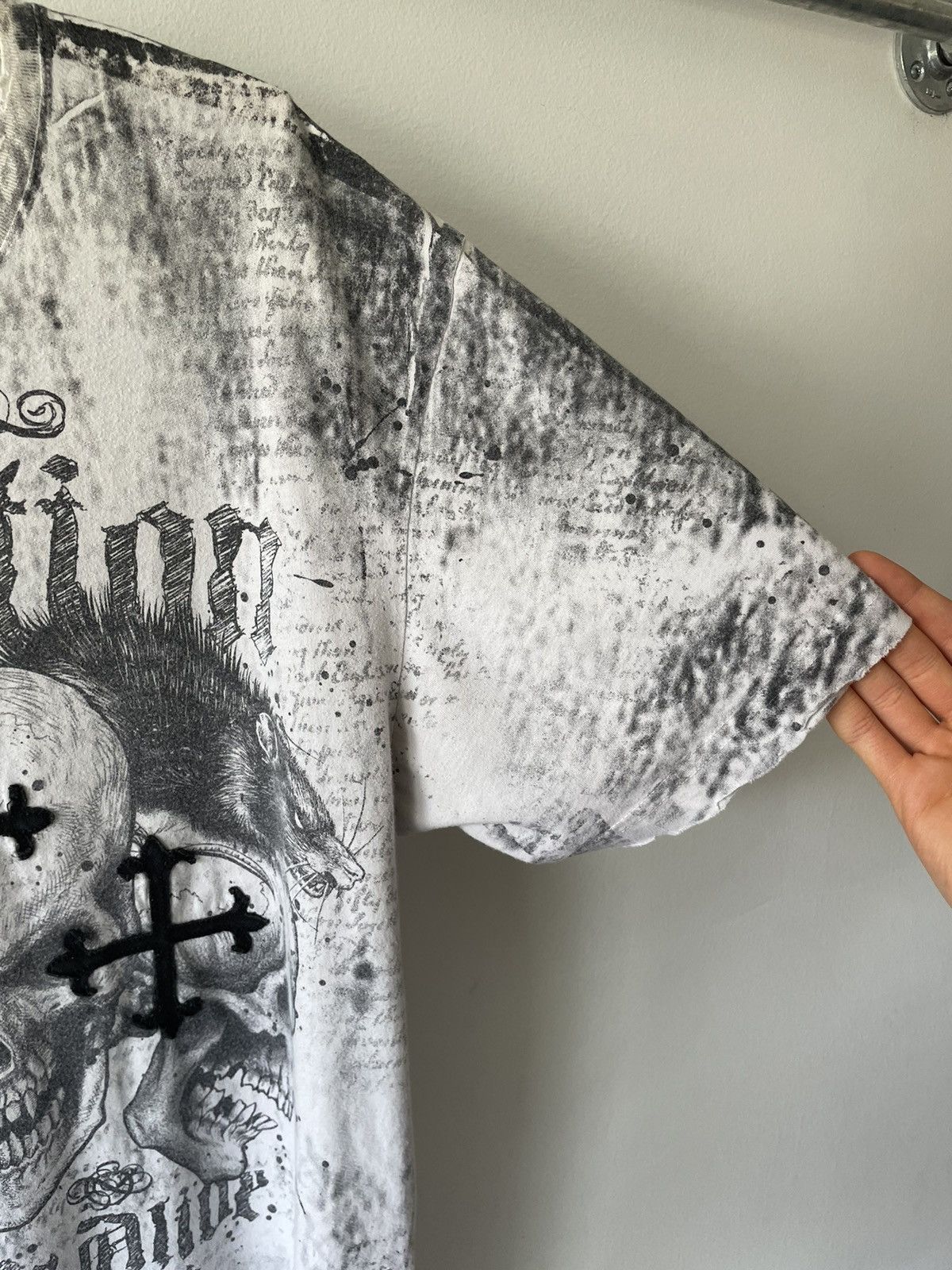 Vintage CRAZY Y2K Affliction Cross Skull Graphic tee Size US XXL / EU 58 / 5 - 5 Thumbnail